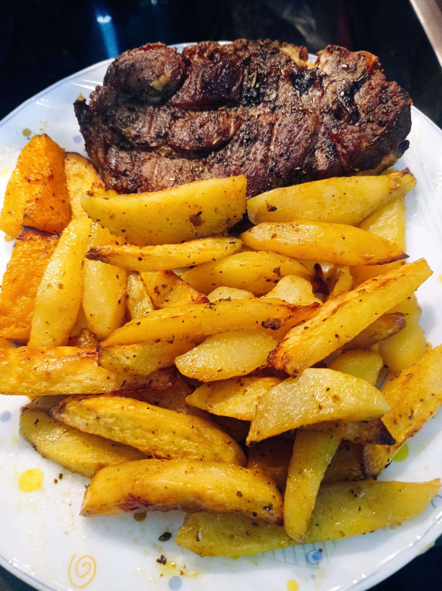 Μπριζόλες-με πατάτες-στο ρομποτάκι-συνταγή- Μπριζόλες-με πατάτες-στο ρομποτάκι-συνταγή-