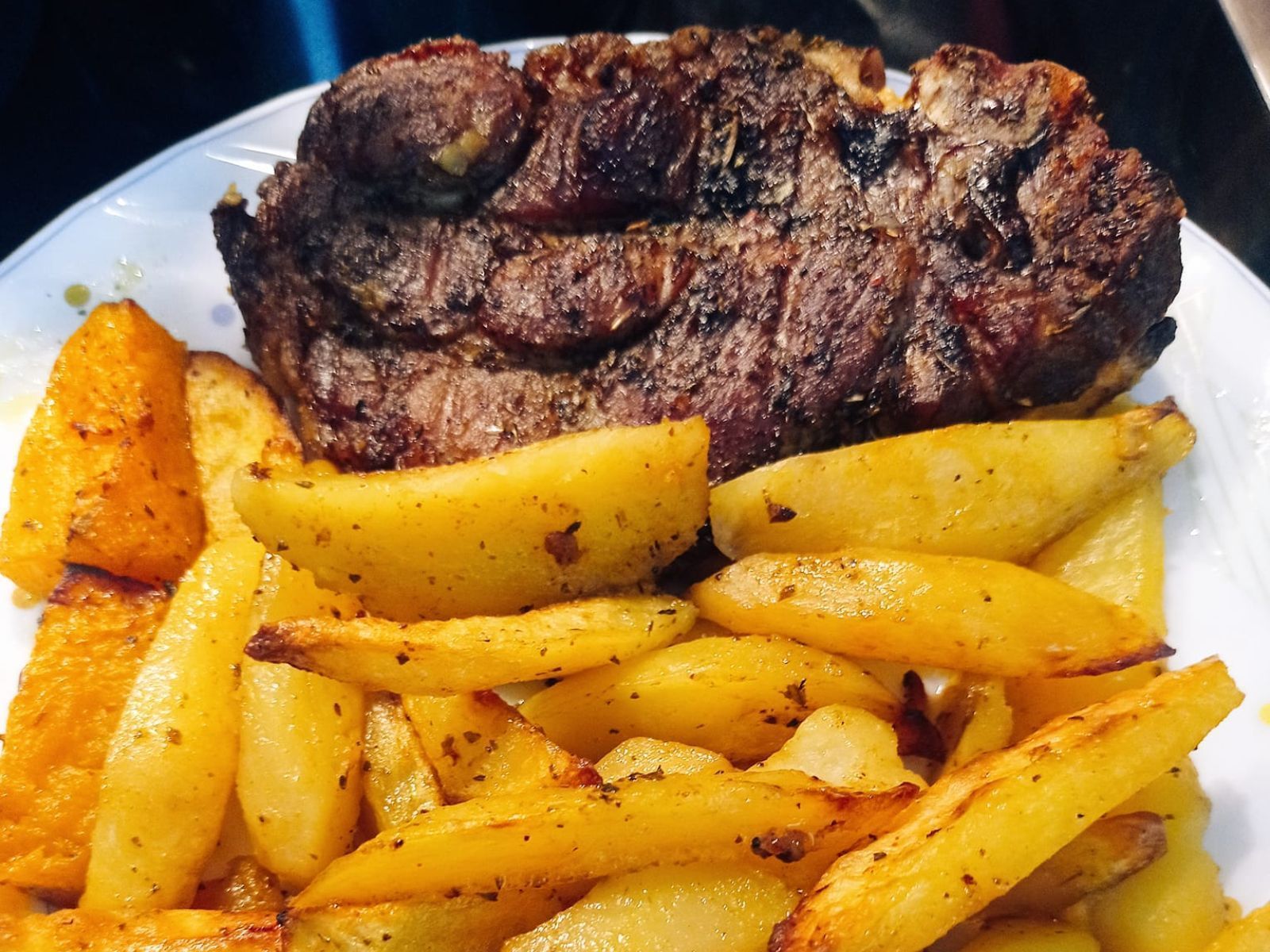 Μπριζόλες-με πατάτες-στο ρομποτάκι-συνταγή-