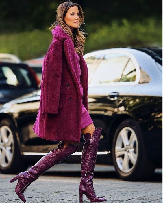 15 ιδέες να εντάξεις το μελιτζανί χρώμα στο ντύσιμό σου σε κάθε περίσταση τον Χειμώνα