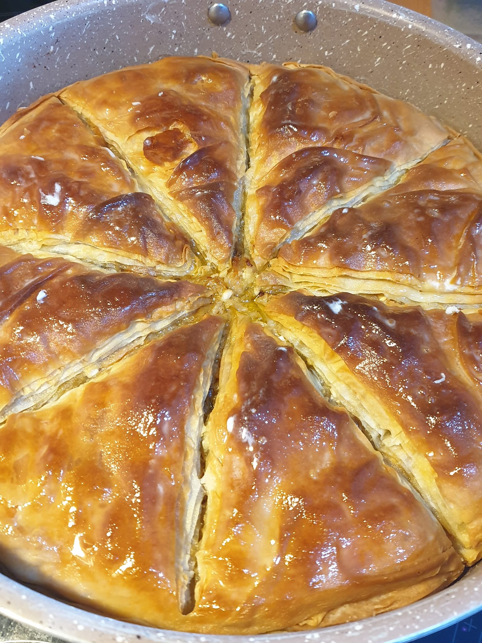 συνταγή-για-κρεμμυδοντοματόπιτα-