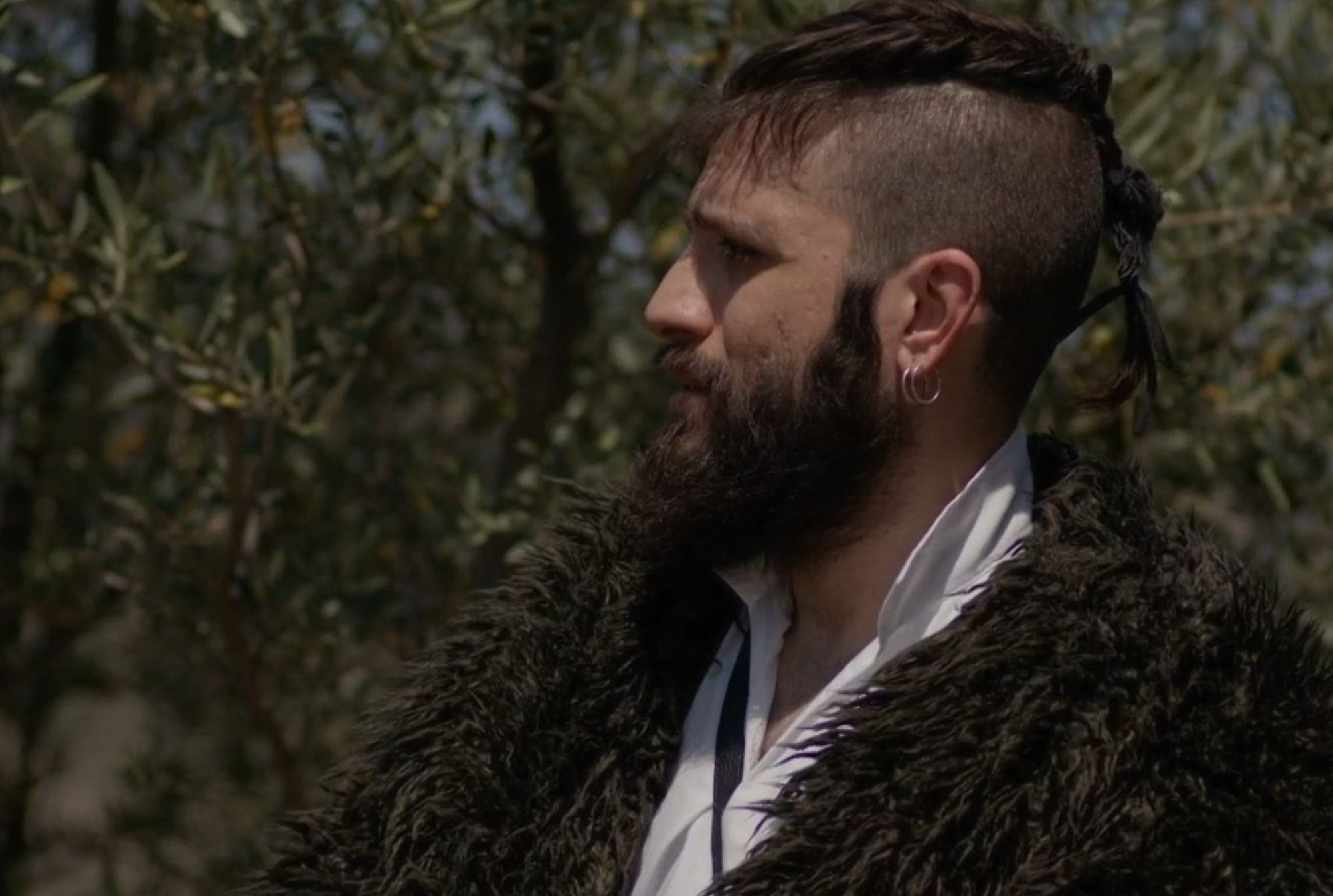 Η Μάγισσα: Η Θεοφανώ ψάχνει για το πατέρα της και ο Αντρέι δεν τη προλαβαίνει