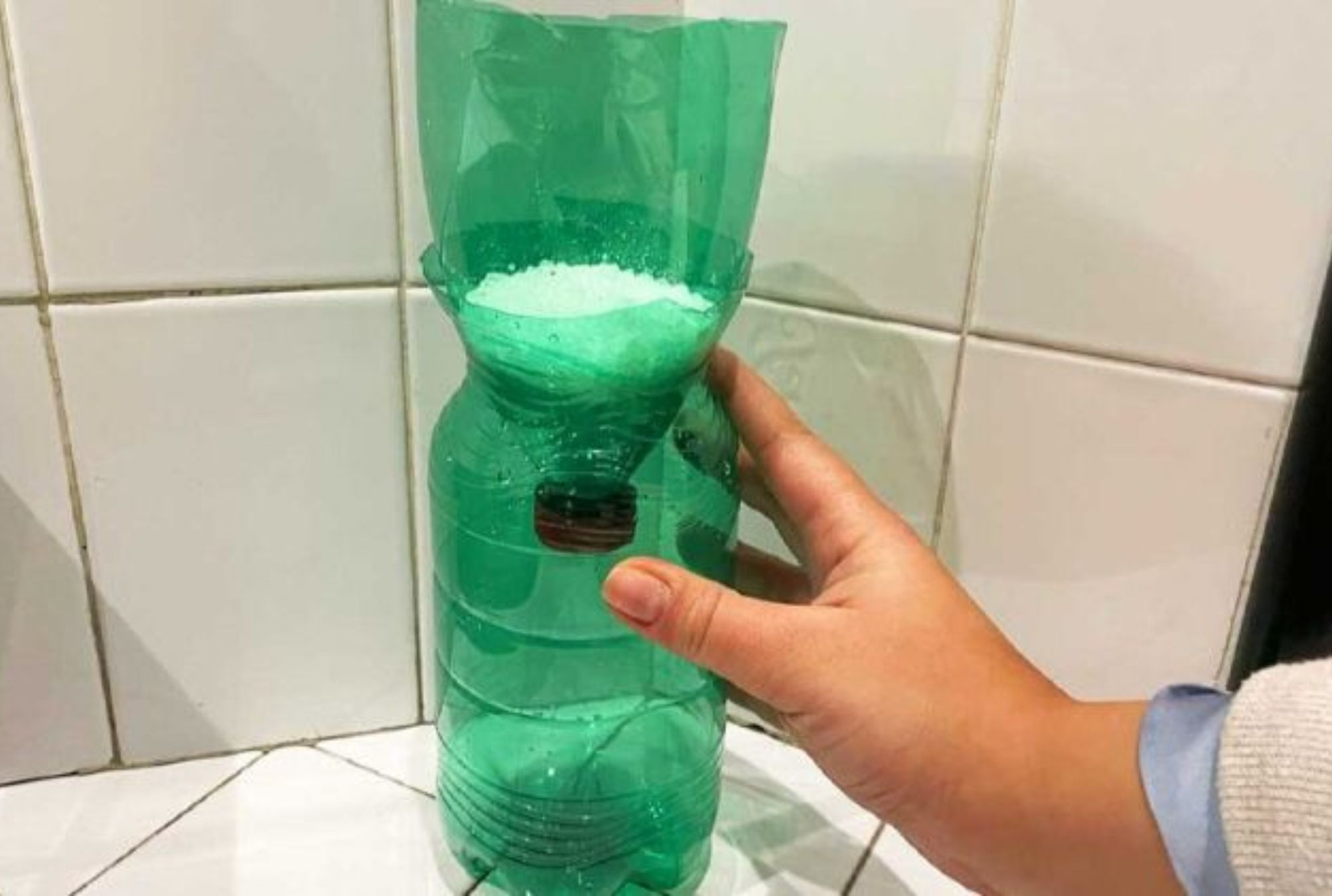 Υγρασία μούχλα και άσχημη μυρωδιά στο σπίτι: Πως να φτιάξετε συλλέκτη υγρασίας με 0,5 Ευρώ