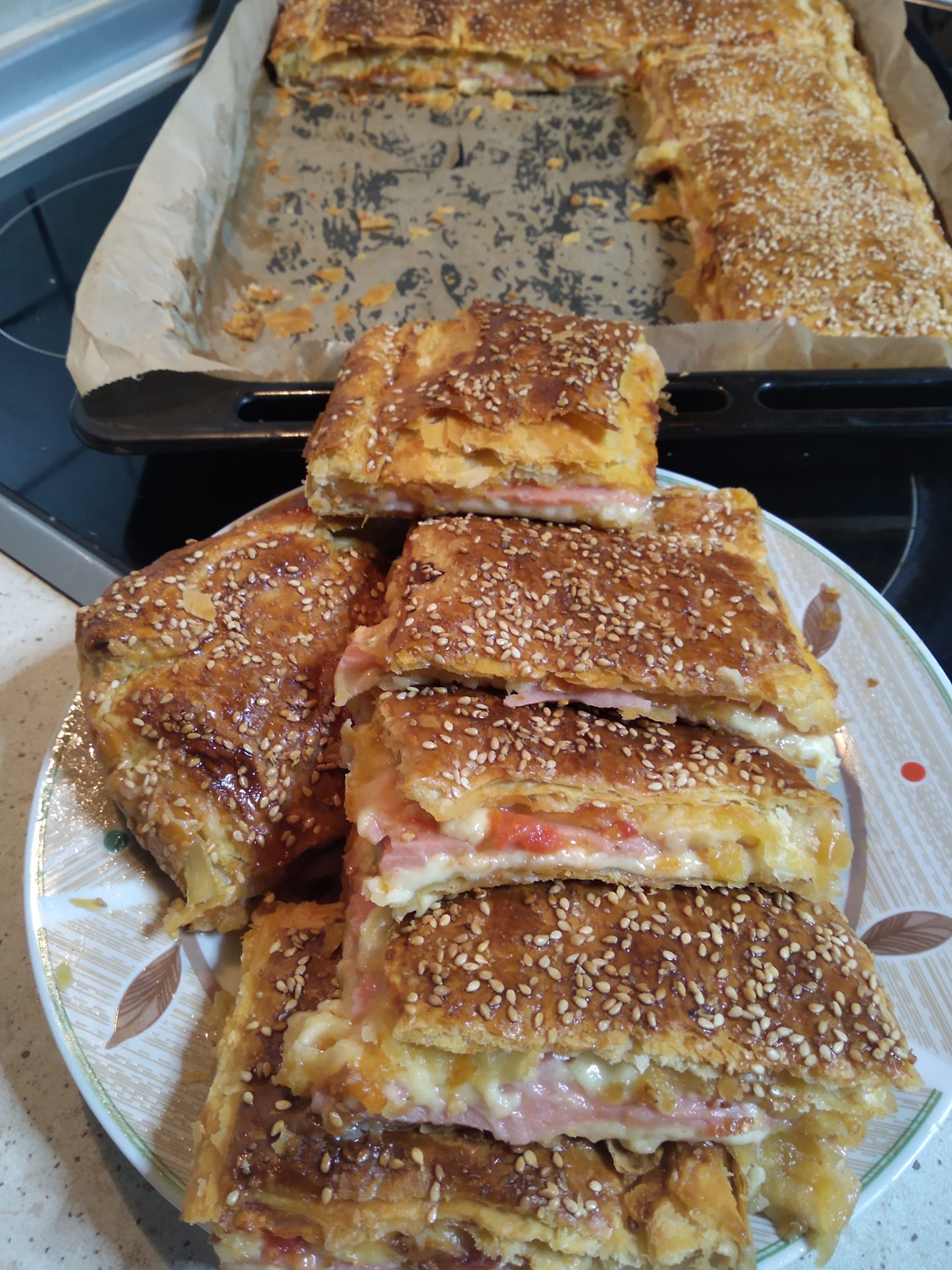 Ζαμπονοκασερόπιτα-με πιπεριές-συνταγή-