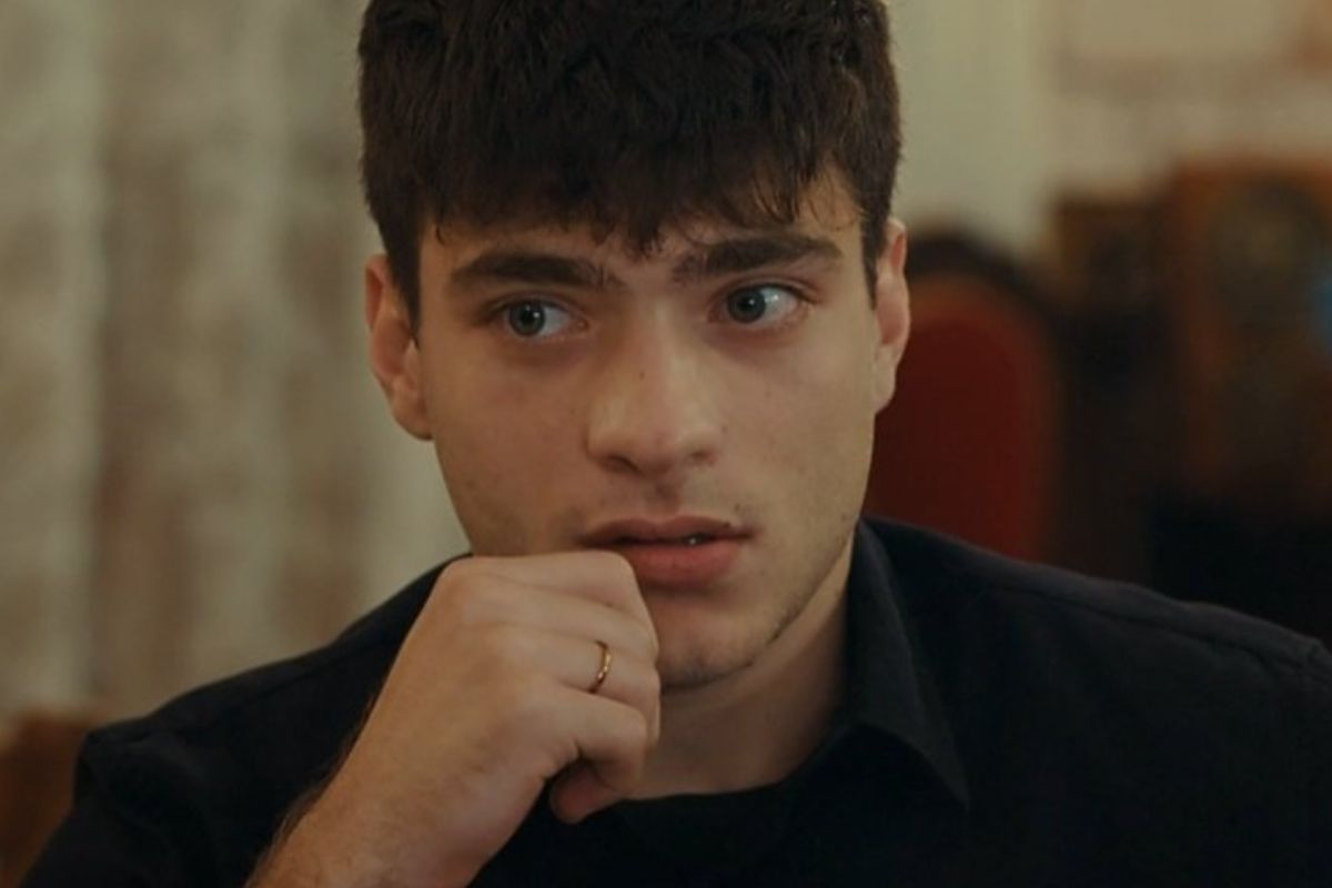 Η Γη της Ελιάς: Έτσι τελειώνει ο ρόλος του Φίλιππου