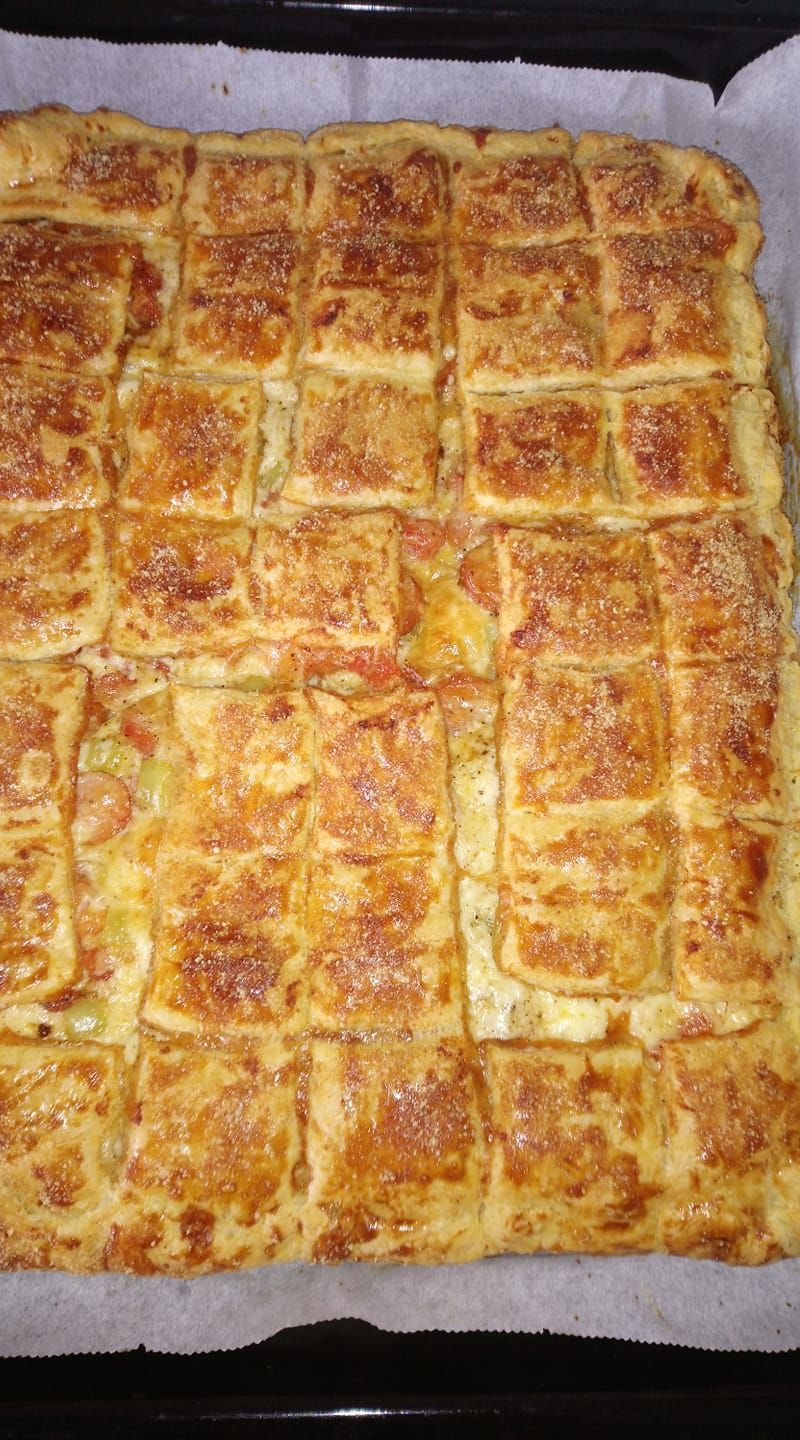 λουκανικόπιτα-σφολιάτας-συνταγή- λουκανικόπιτα-σφολιάτας-συνταγή-