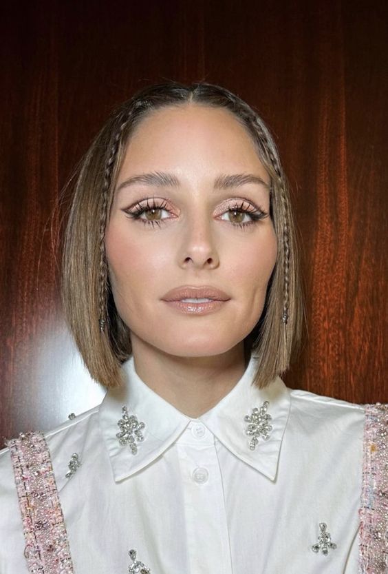 αυστηρό καρέ-σε-ίσια μαλλιά-με-πλεξουδάκια-ιδέες-