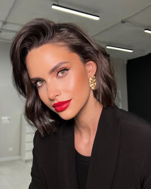 ιδέες-για-χτενίσματα-σε-καρέ μαλλιά-