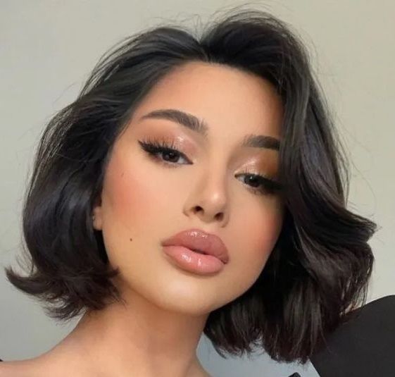 ιδέες-για-χτενίσματα-σε-καρέ μαλλιά-