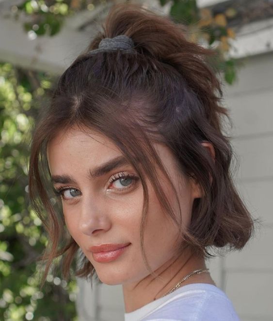 μισά-μαλλιά-πάνω-μισά-μαλλιά-κάτω-σε-καρέ-κούρεμα-ιδέες-