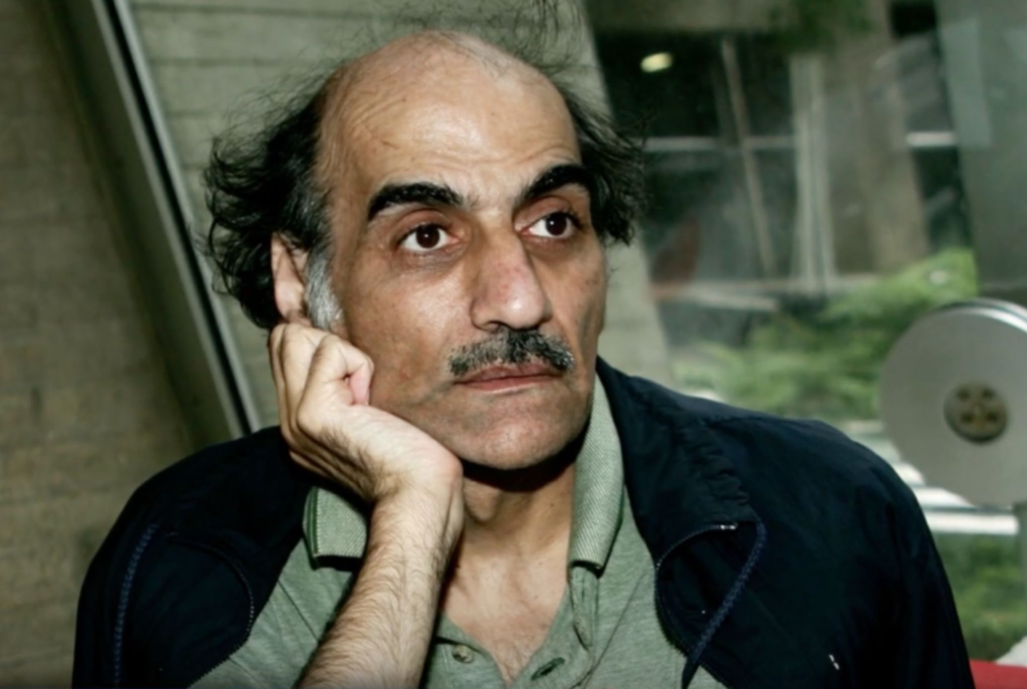 Mehran Karimi Nasseri: Η πραγματική ιστορία του ανθρώπου που έζησε 18 χρόνια σε ένα αεροδρόμιο και  ενέπνευσε την ταινία Terminal