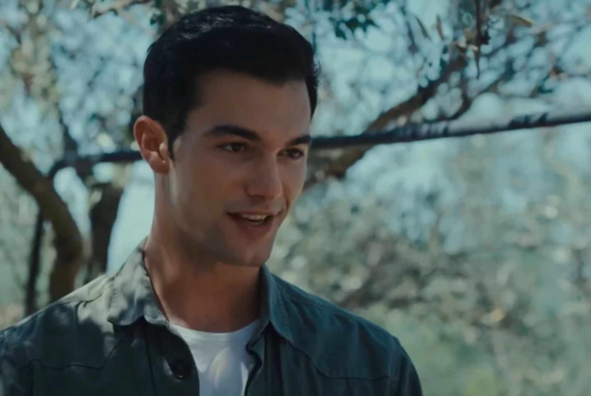 Η Γη της Ελιάς: Η Βασιλική θρηνεί το χαμό του Φίλιππου