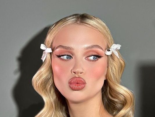 ιδέες-για-χτενίσματα-μακιγιάζ-δώρο-ντύσιμο-διακόσμηση-και-συνταγές-για-του-Αγίου Βαλεντίνου- ιδέες-για-χτενίσματα-μακιγιάζ-δώρο-ντύσιμο-διακόσμηση-και-συνταγές-για-του-Αγίου Βαλεντίνου-