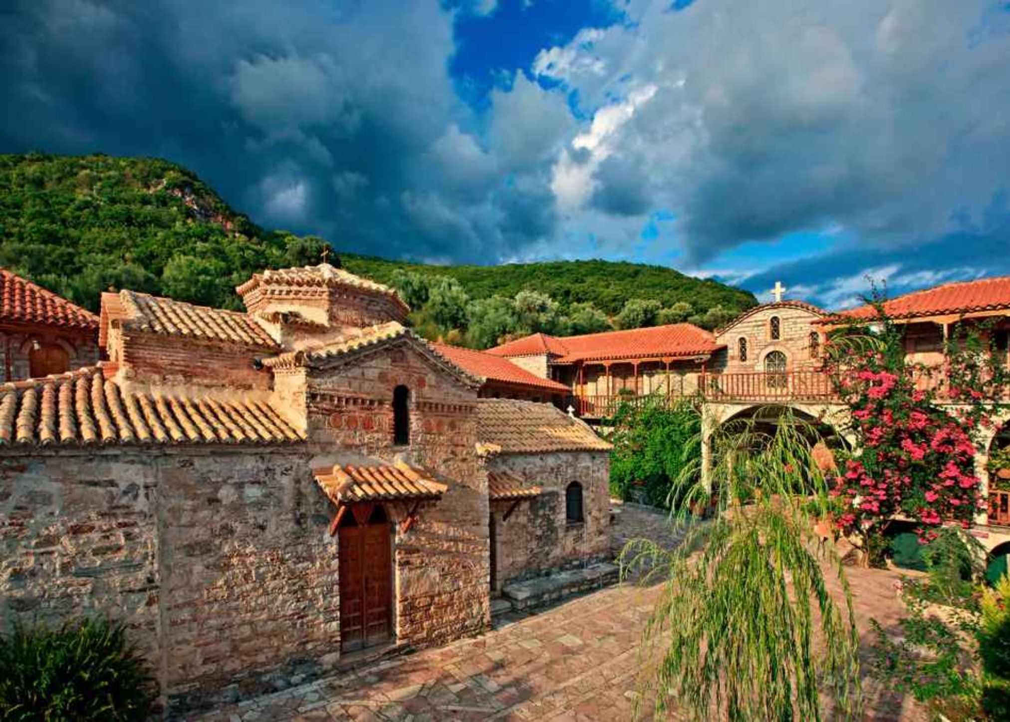 Απόδραση στην Ορεινή Ναυπακτία: Τρία χωριά που θα σε μαγέψουν