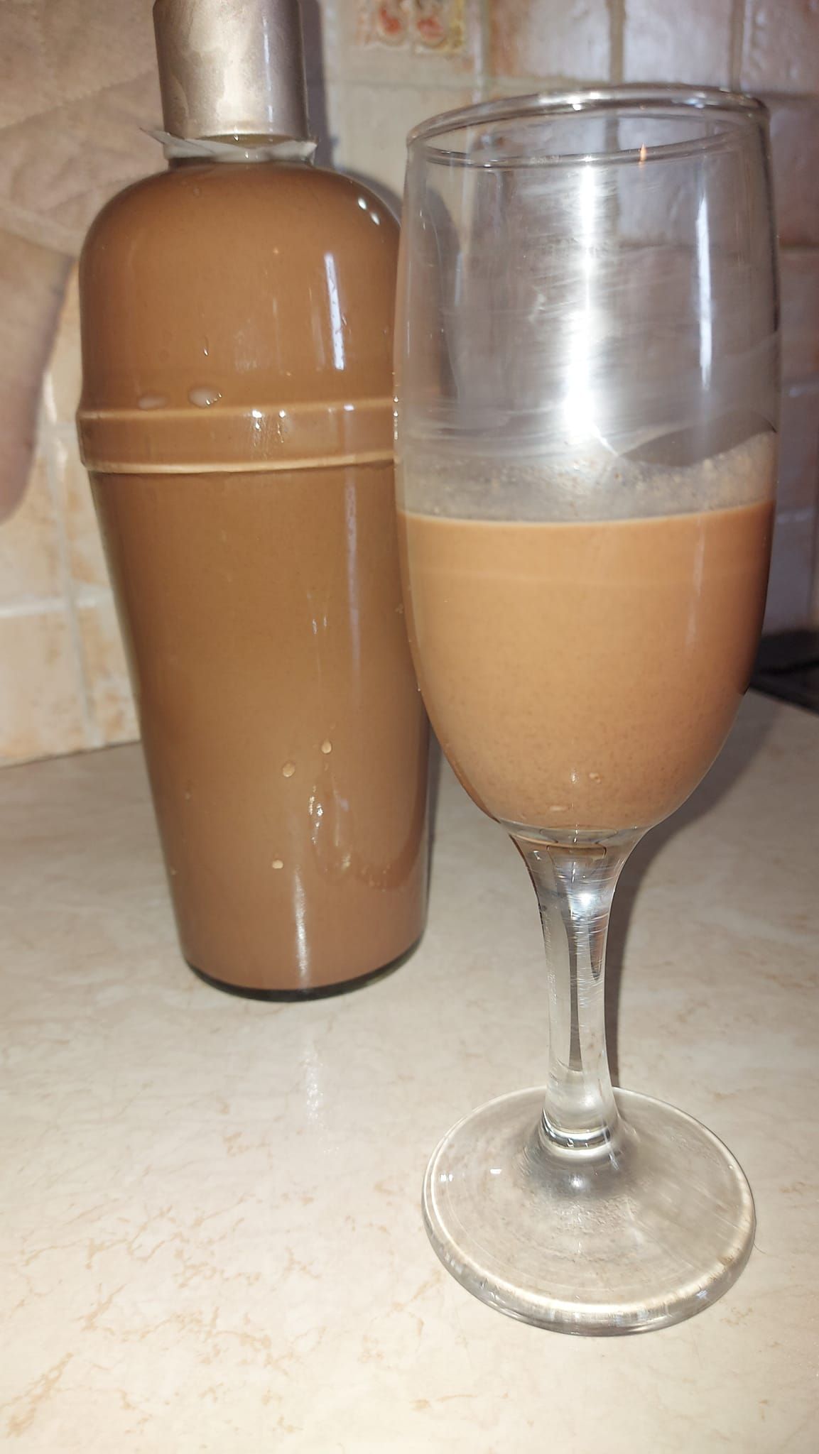 λικέρ-σοκολάτας-για-του-Αγίου Βαλεντίνου-συνταγή- λικέρ-σοκολάτας-για-του-Αγίου Βαλεντίνου-συνταγή-