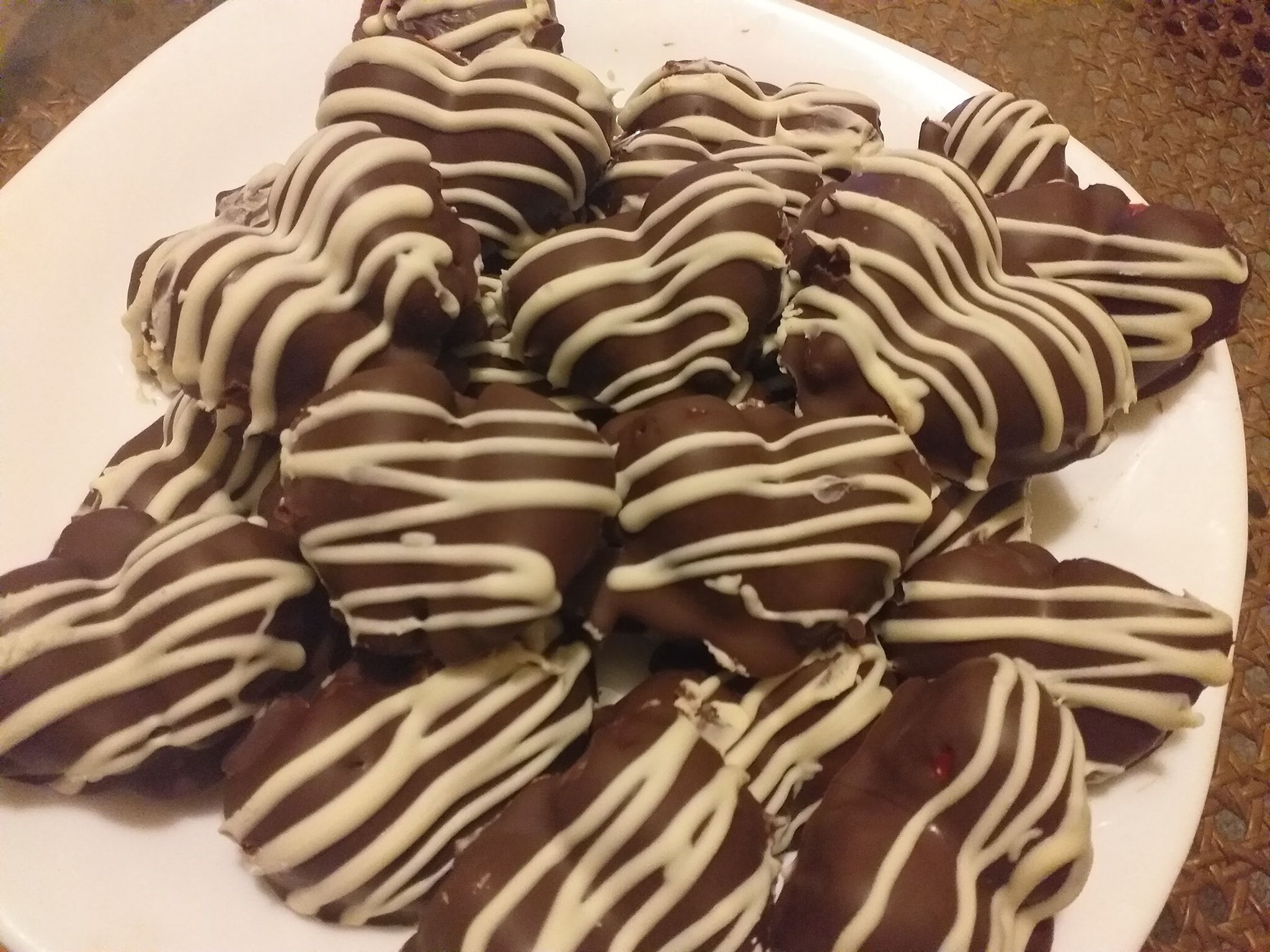 σοκολατάκια-καρδούλες-με-φράουλες-για-του-Αγίου Βαλεντίνου-συνταγή- σοκολατάκια-καρδούλες-με-φράουλες-για-του-Αγίου Βαλεντίνου-συνταγή-