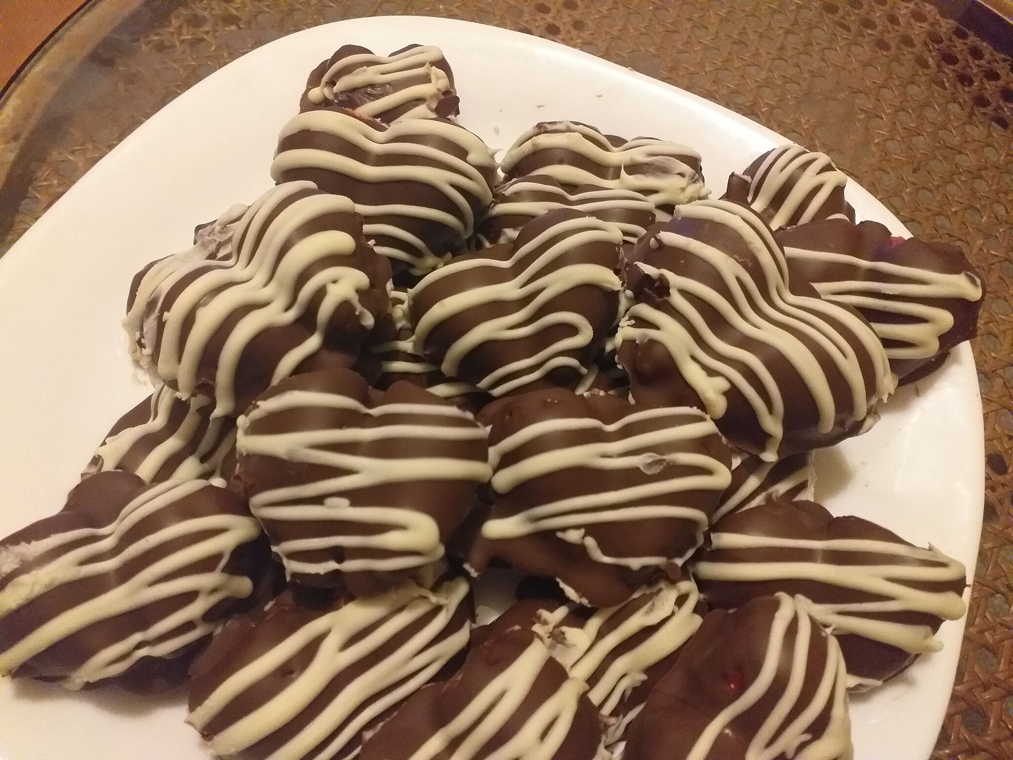 σοκολατάκια-καρδούλες-με-φράουλες-για-του-Αγίου Βαλεντίνου-συνταγή- σοκολατάκια-καρδούλες-με-φράουλες-για-του-Αγίου Βαλεντίνου-συνταγή-