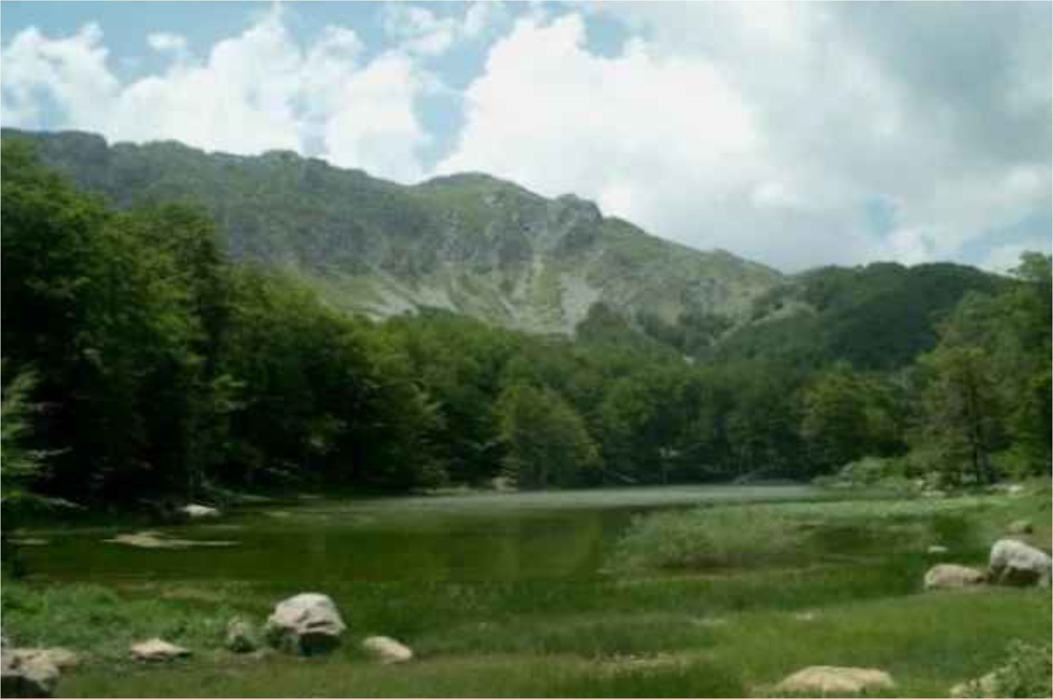 Απόδραση στις μυθικές Δρακόλιμνες όλης της Ελλάδας