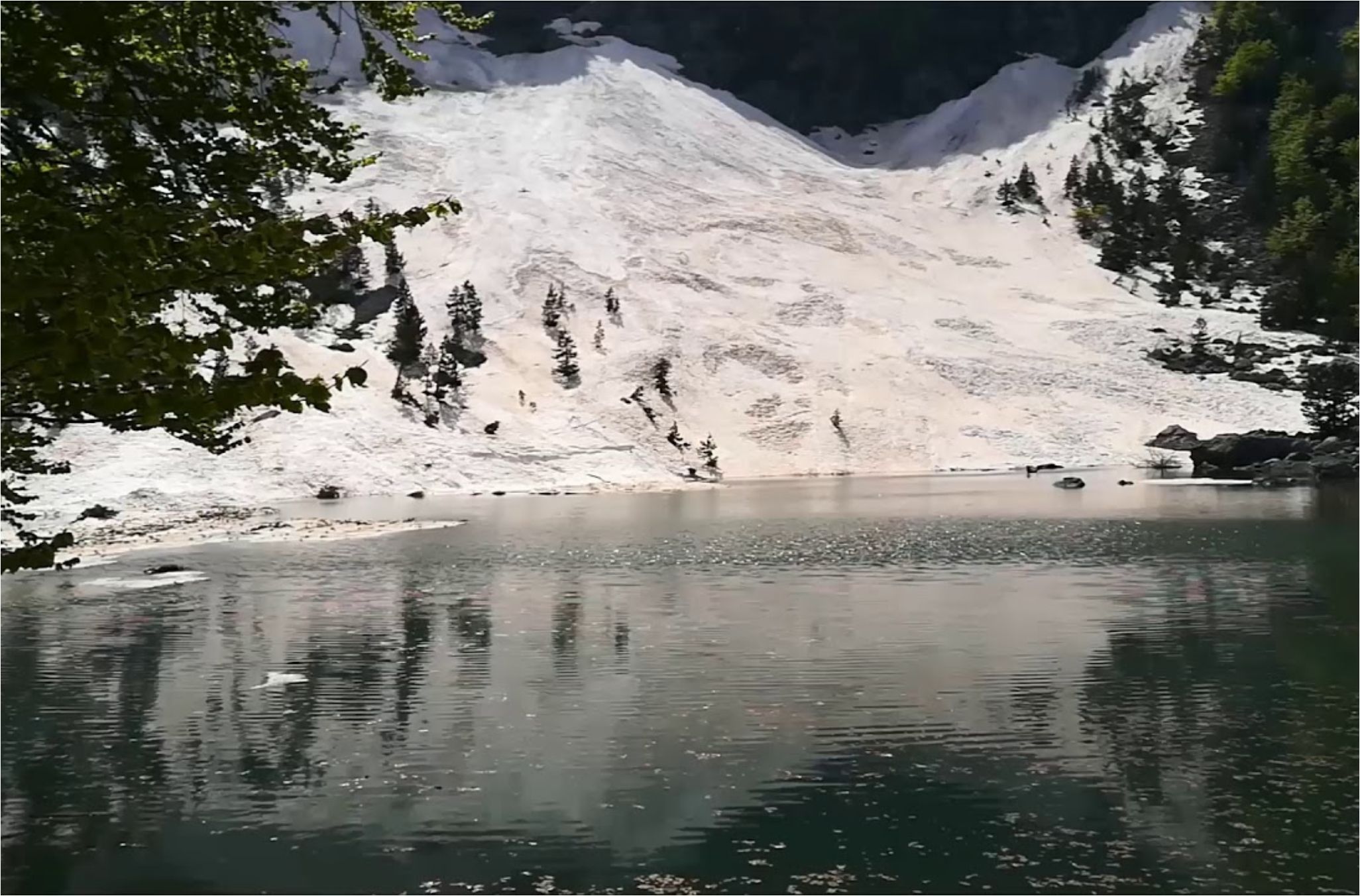 Απόδραση στις μυθικές Δρακόλιμνες όλης της Ελλάδας