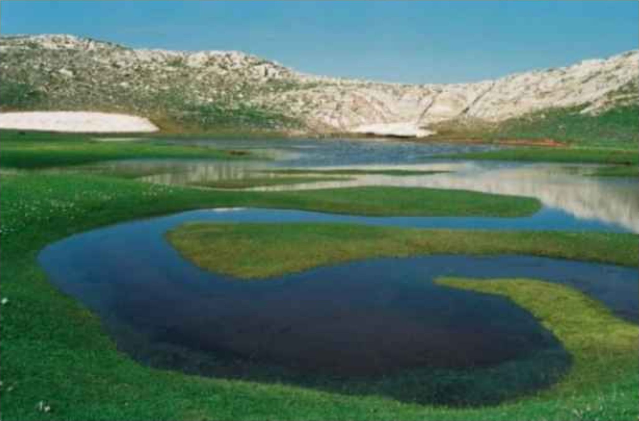 Απόδραση στις μυθικές Δρακόλιμνες όλης της Ελλάδας