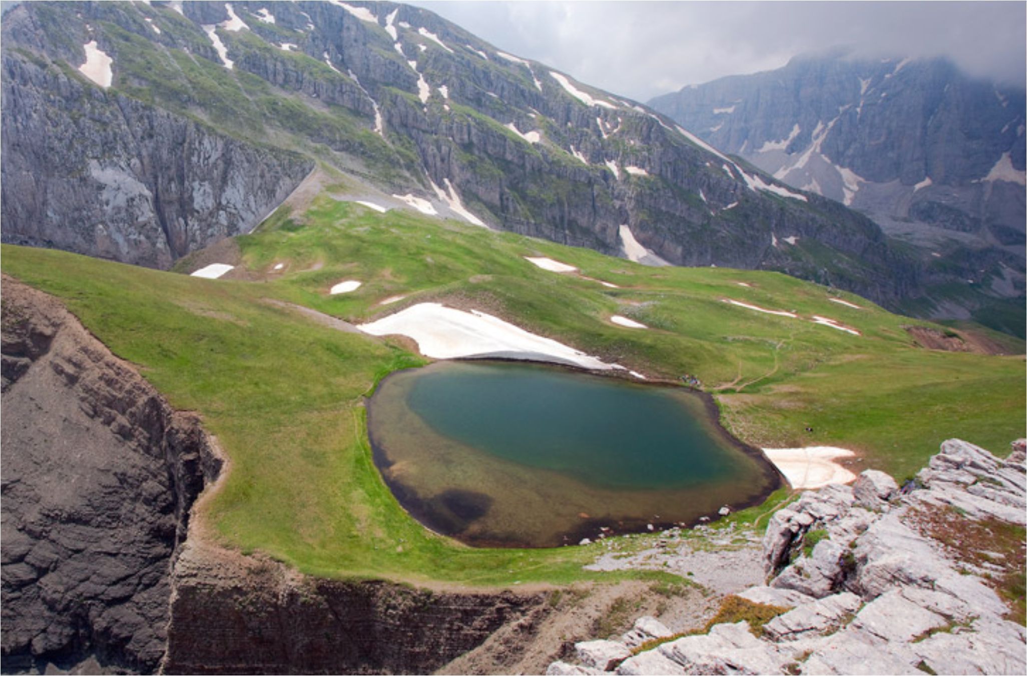 Απόδραση στις μυθικές Δρακόλιμνες όλης της Ελλάδας
