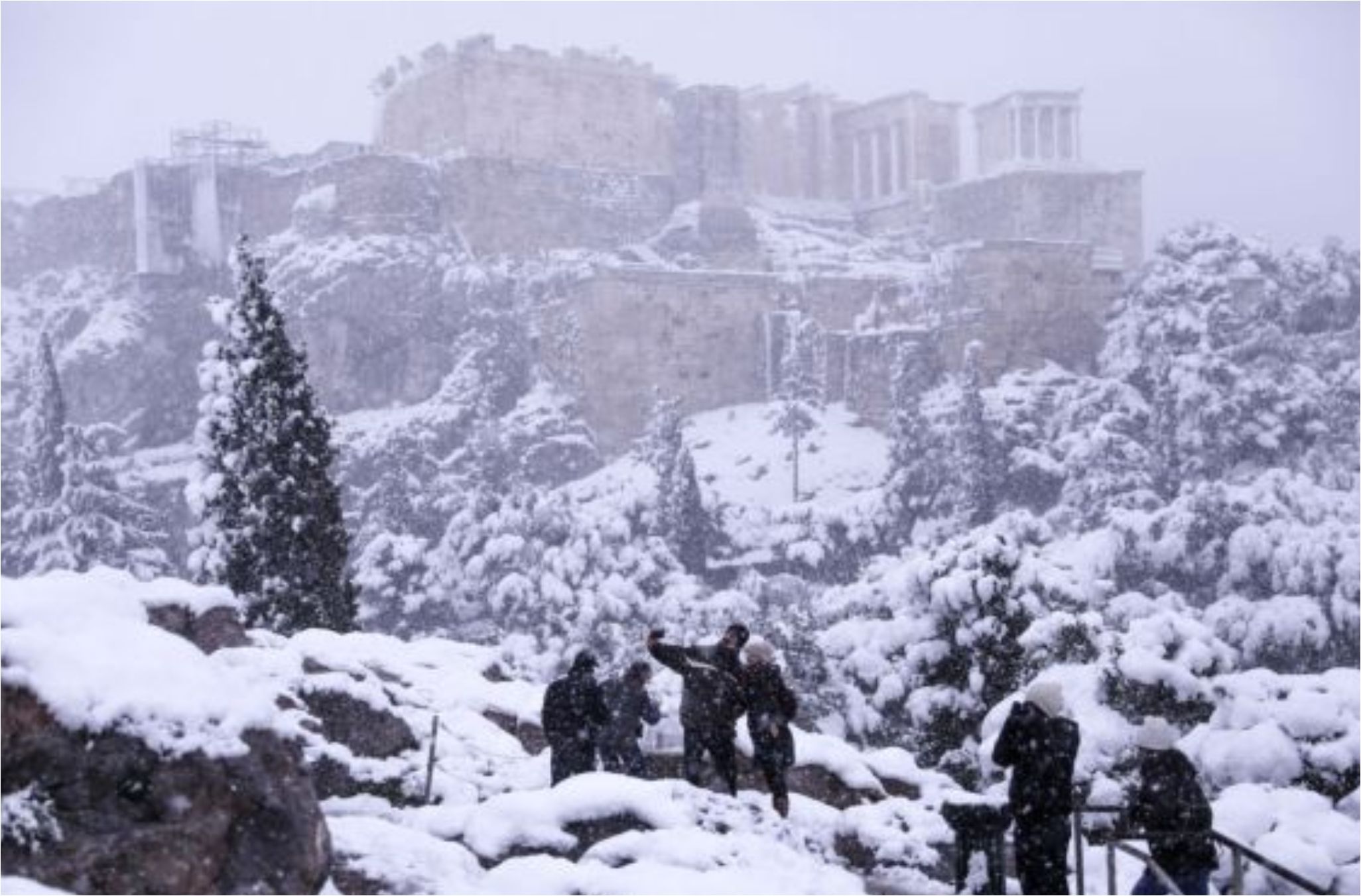 Η Τσικνοπέμπτη του χιονιά: Όταν το χιόνι είχε θάψει την Αθήνα 