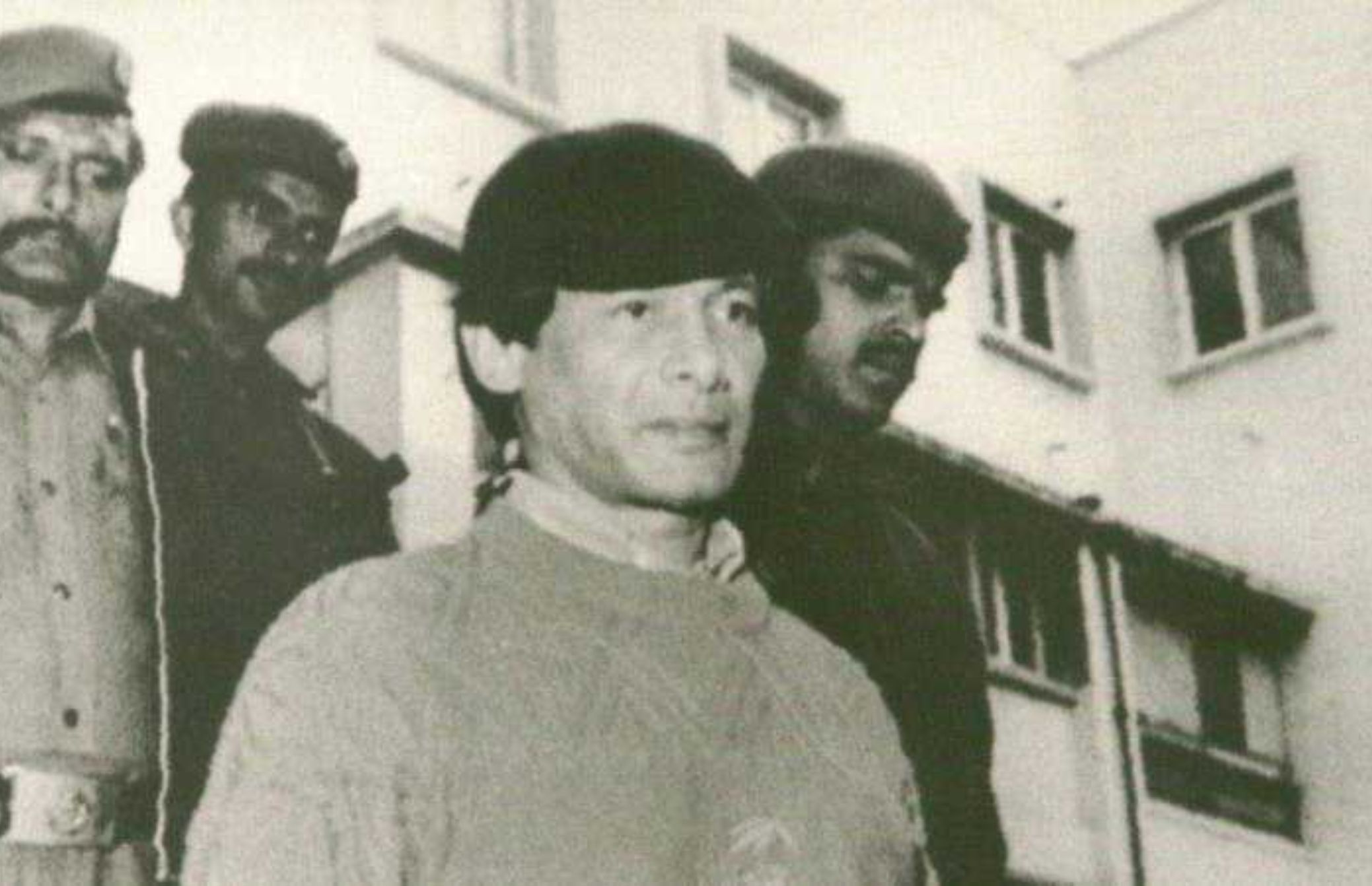 The Serpent: Η ανατριχιαστική ιστορία του κατά συρροή δολοφόνου Charles Sobhraj που έγινε σειρά στο Netflix 