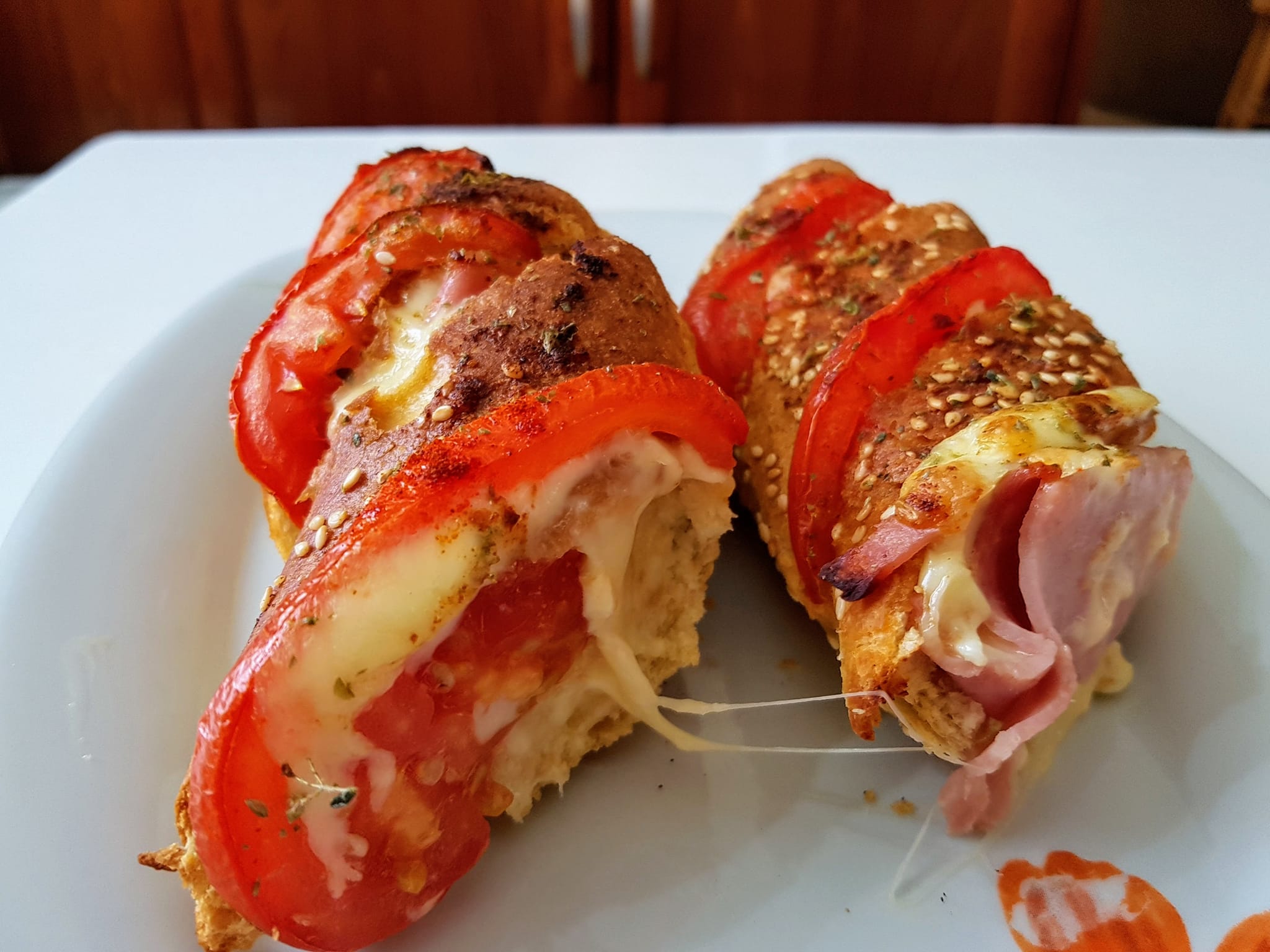 γεμιστές-μπαγκέτες-με-ζαμπόν-και-γκούντα-συνταγή- γεμιστές-μπαγκέτες-με-ζαμπόν-και-γκούντα-συνταγή-