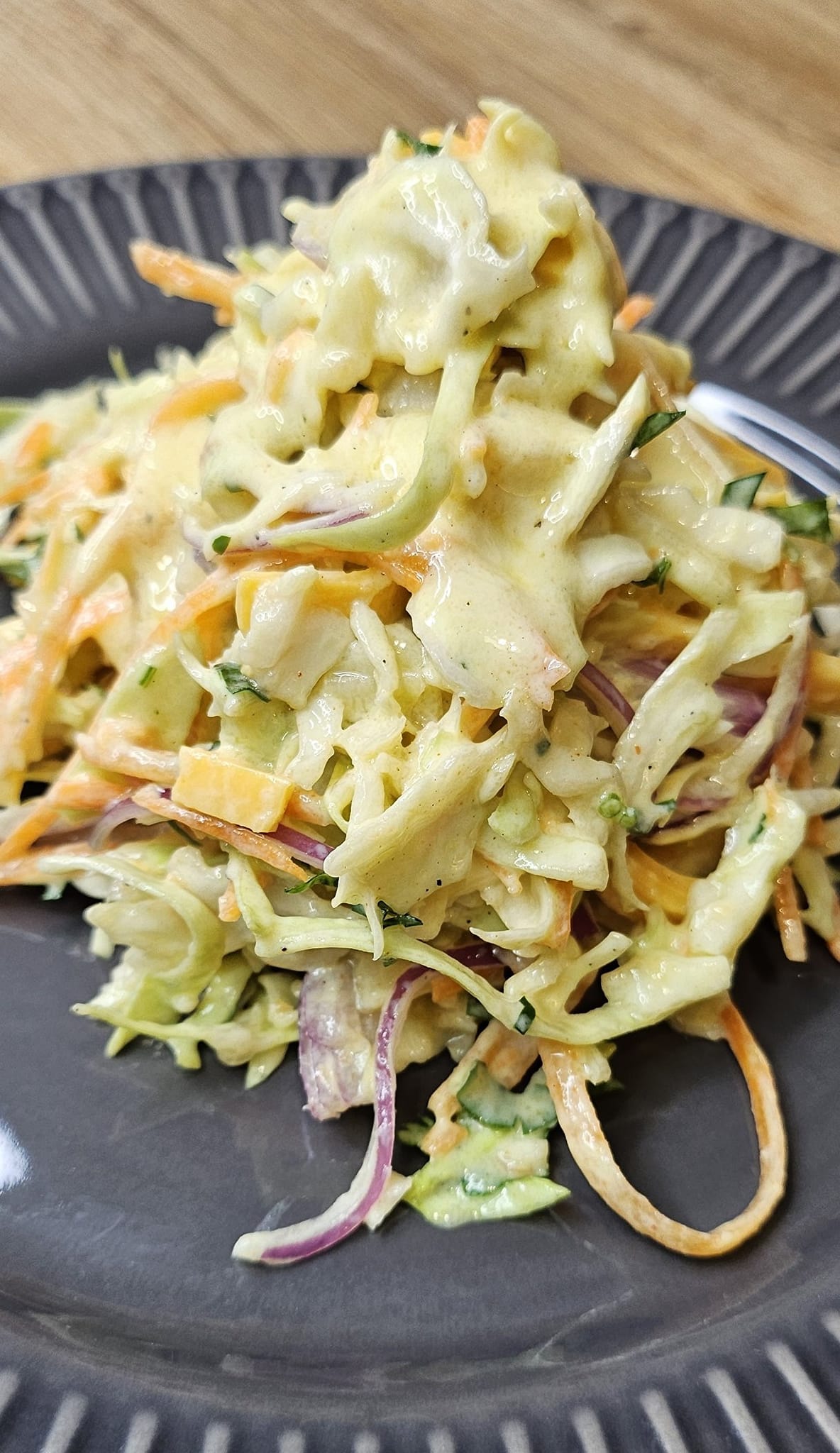 λαχανοσαλάτα-με-σώς γιαουρτιού-συνταγή-