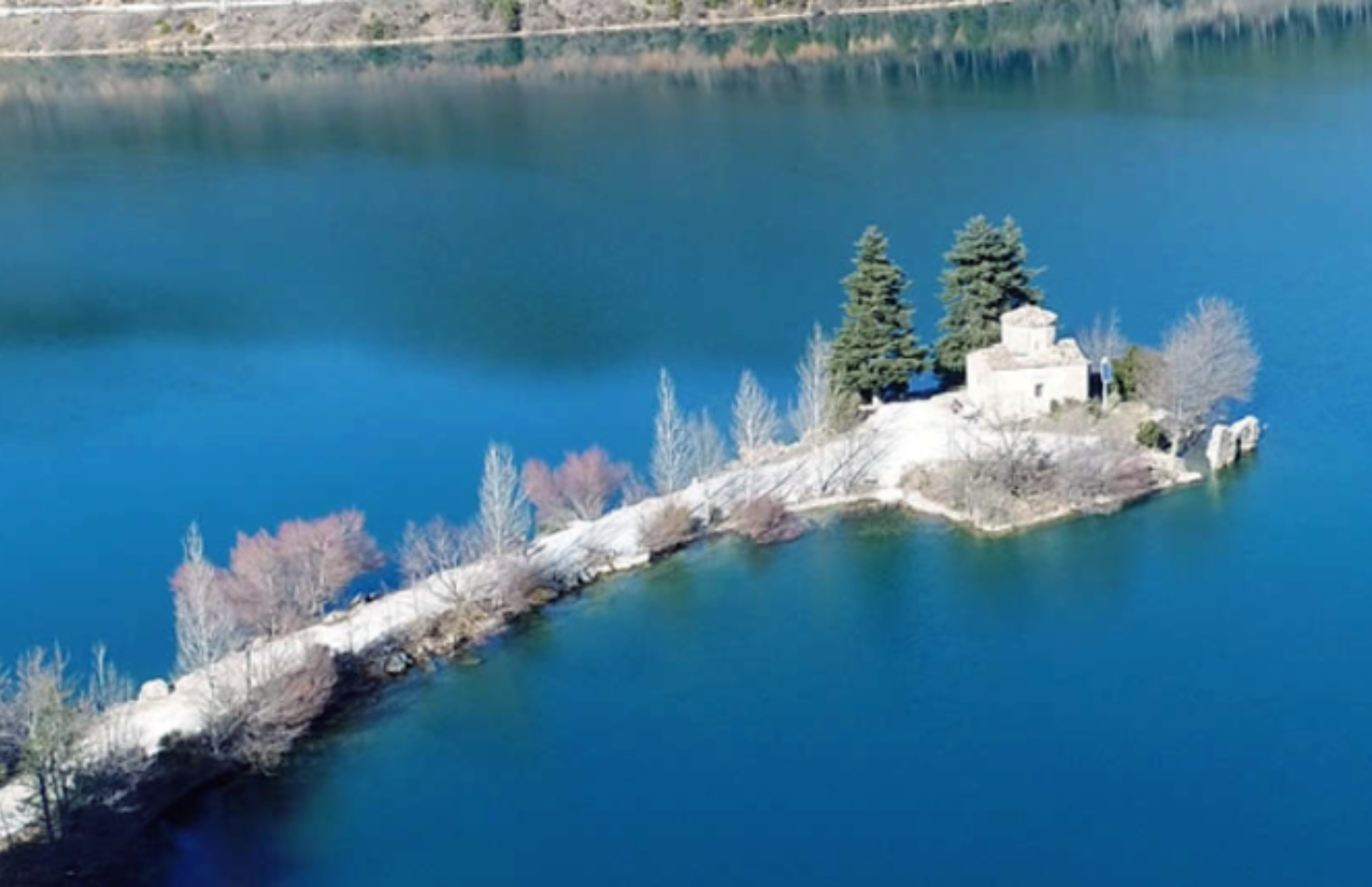 Λίμνη Δόξα: Ένας ονειρεμένος προορισμός μόλις 2 ώρες από την Αθήνα