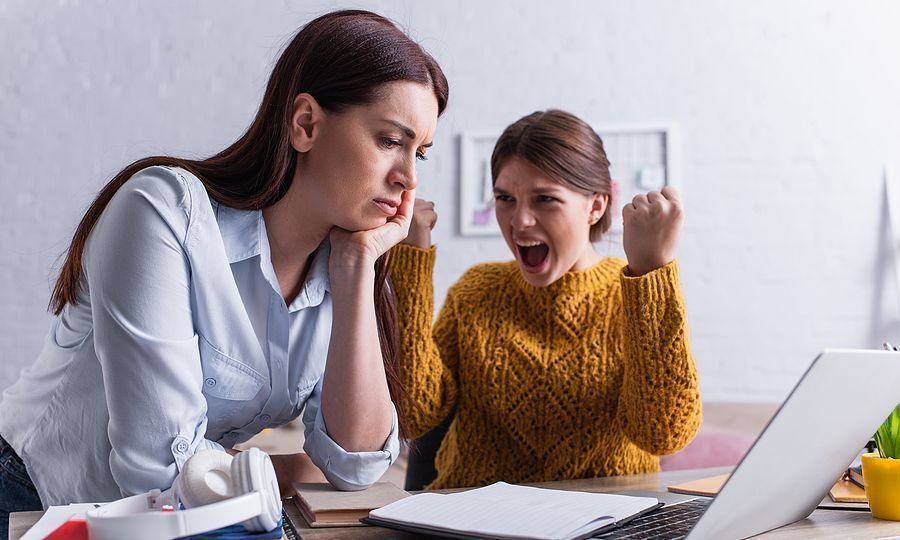 πως-να-απαντούν-οι-γονείς-στις-στερεοτυπικές-εκφράσεις-των-εφήβων-