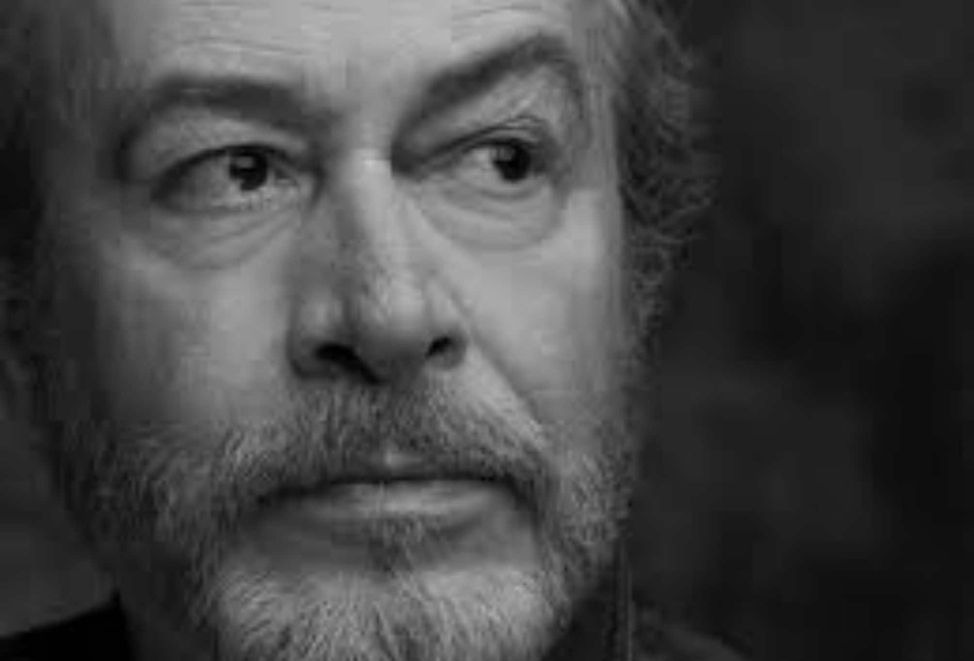 Famagusta: Ο Γρηγόρης Βαλτινός μιλά για ρόλο του Μακάριου