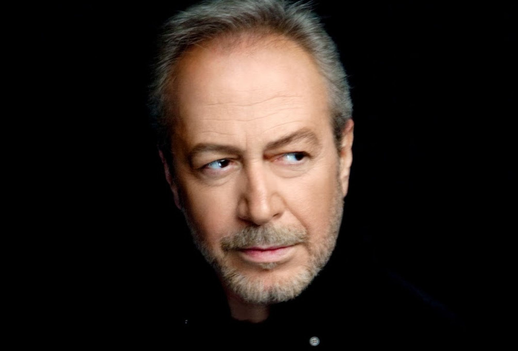 Famagusta: Ο Γρηγόρης Βαλτινός μιλά για ρόλο του Μακάριου