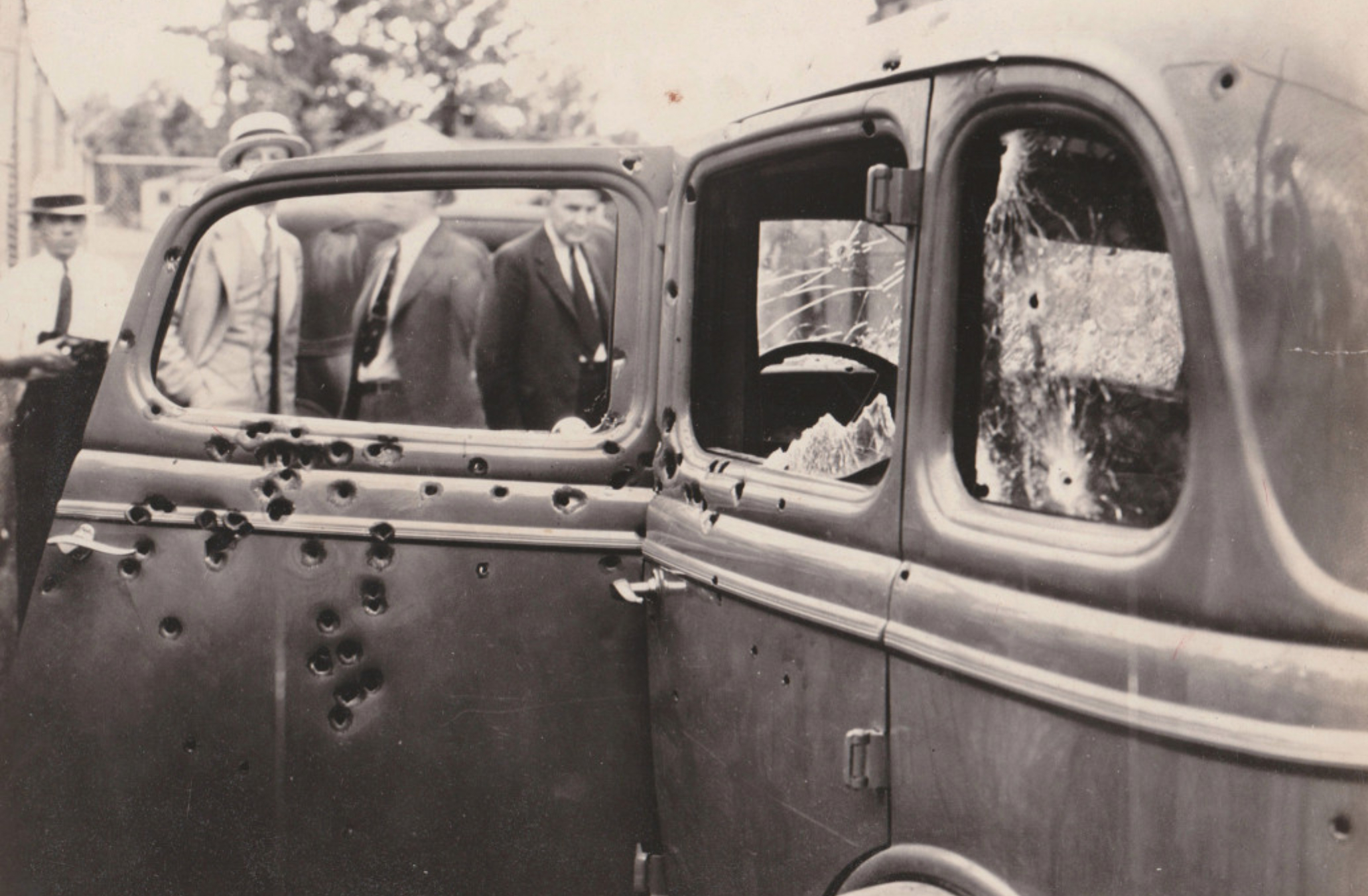 Bonnie and Clyde: Η αληθινή ιστορία των κακοποιών που τρομοκράτησε μία ολόκληρη χώρα