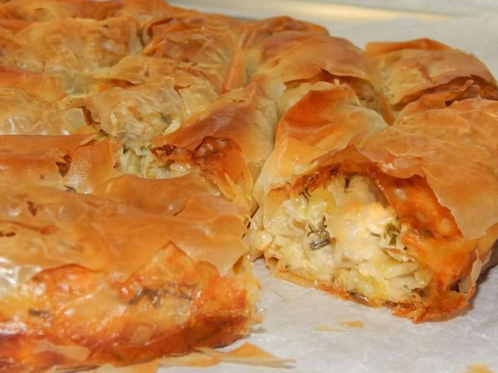 στριφτή-πρασοτυρόπιτα-συνταγή- στριφτή-πρασοτυρόπιτα-συνταγή-