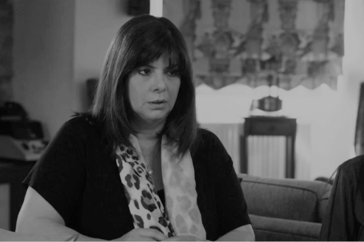 Η Γη της Ελιάς: Η Ασπασία κλέβει το μωρό του Δημοσθένη