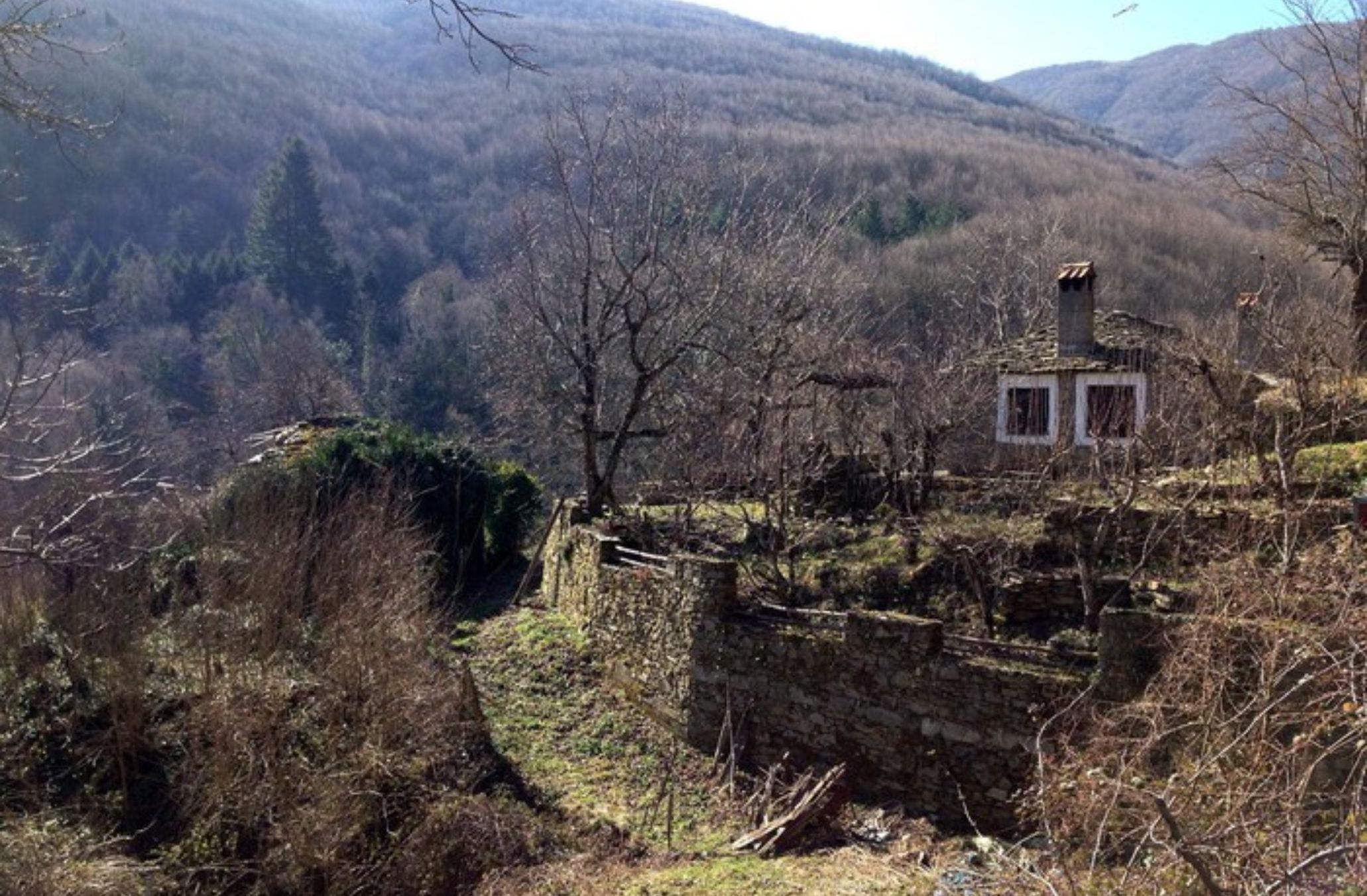 Μόρνα: Το στοιχειωμένο χωριό οι θρύλοι και το επτασφράγιστο μυστικό των κατοίκων που θυμίζει θρίλερ