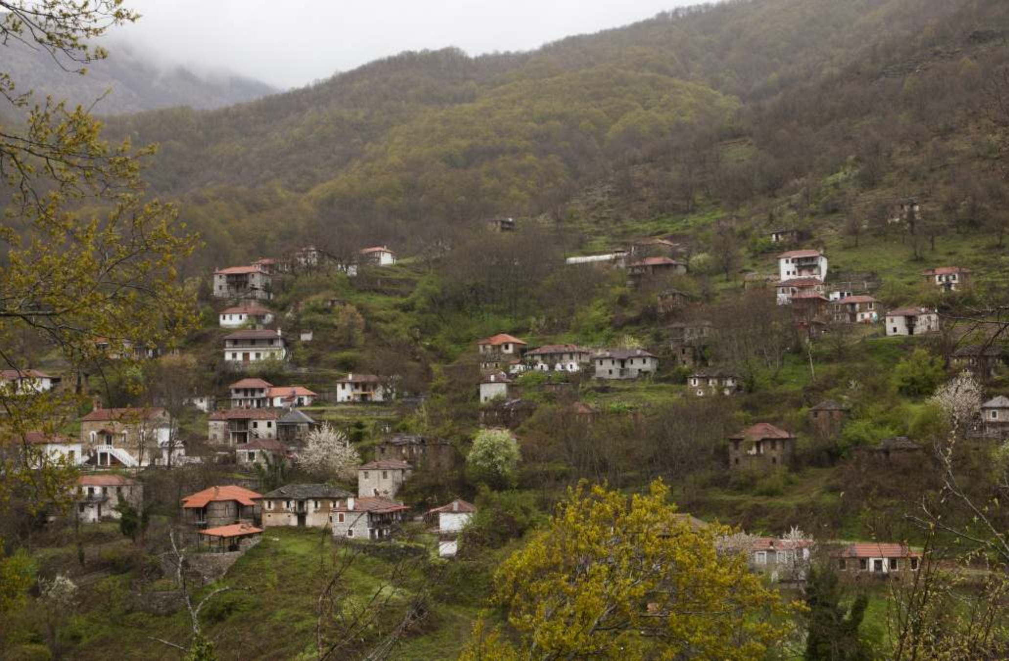 Μόρνα: Το στοιχειωμένο χωριό οι θρύλοι και το επτασφράγιστο μυστικό των κατοίκων που θυμίζει θρίλερ