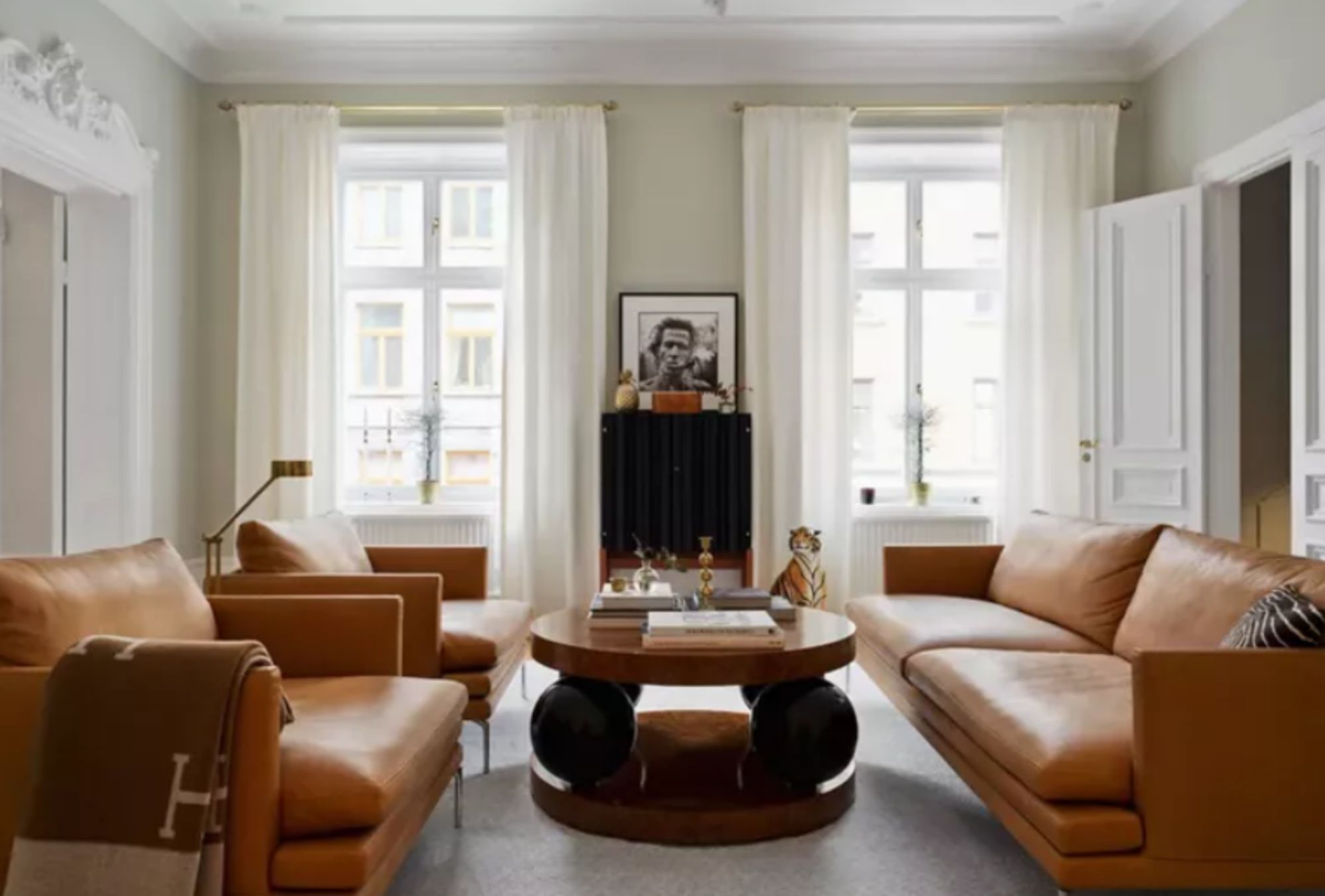 Λαδιές μελάνι και δύσκολοι λεκέδες στα δερμάτινα έπιπλα: Πως να τα κάνετε σαν καινούρια