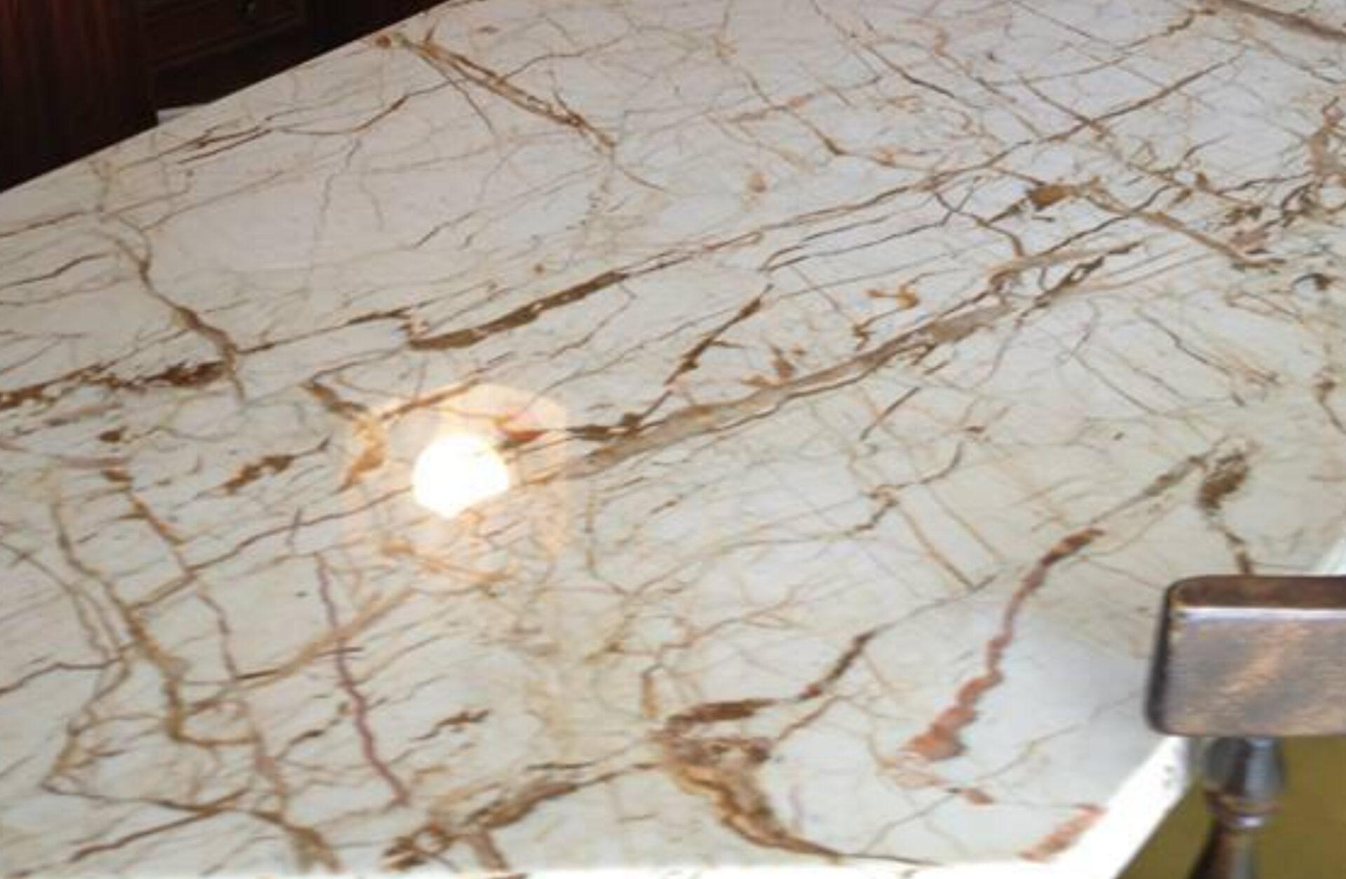 Βρώμικος μαρμάρινος πάγκος κουζίνας: Τρία μυστικά από clean expert για να γίνουν σαν καινούριοι