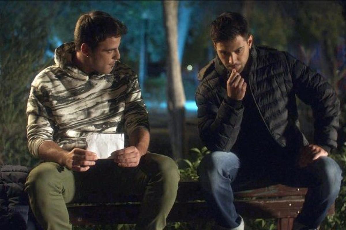 Κάνε ότι κοιμάσαι: Ο Χρήστος ζητά τη βοήθεια του Σταύρου