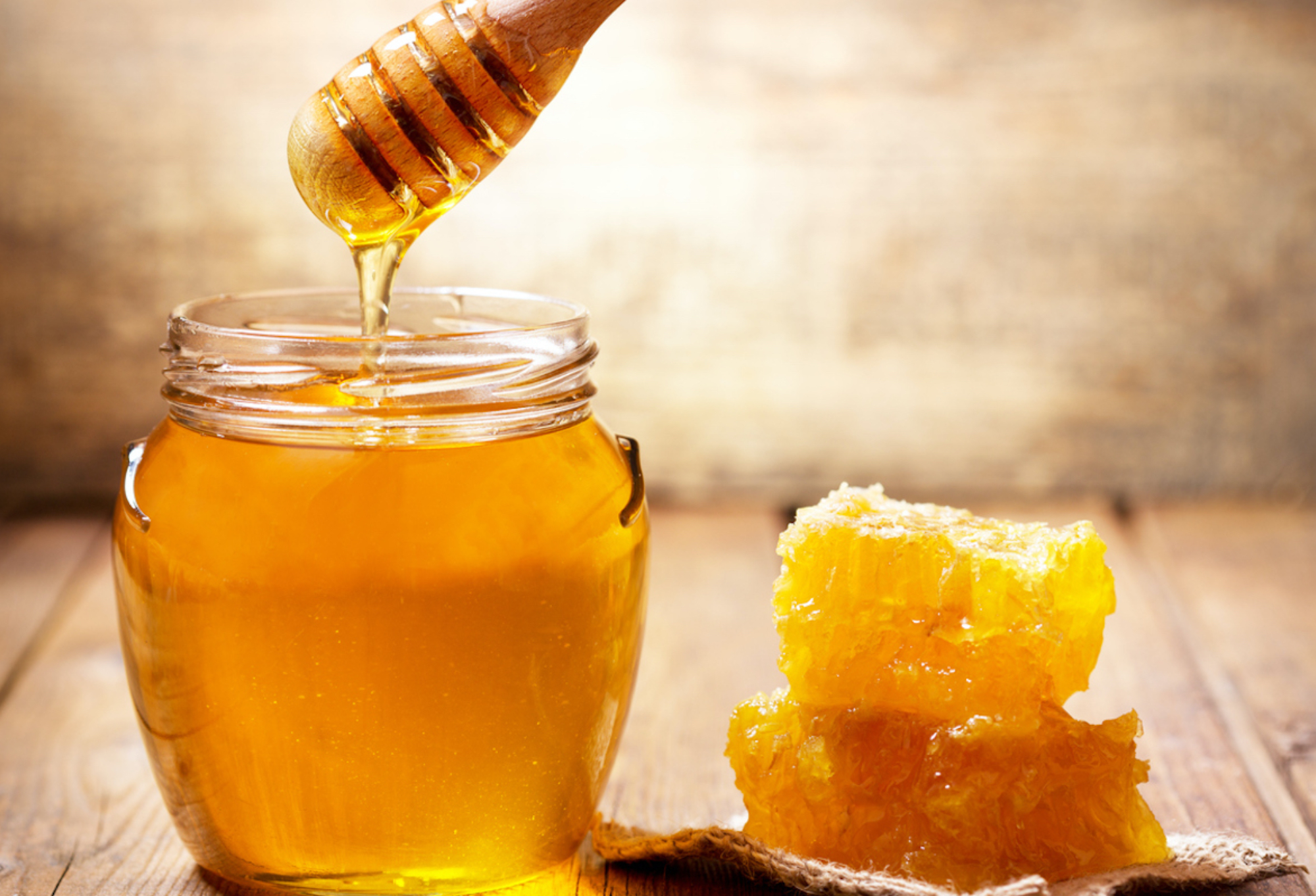 Μέλι: Η διατροφική αξία του και πως βοηθάει τον οργανισμό