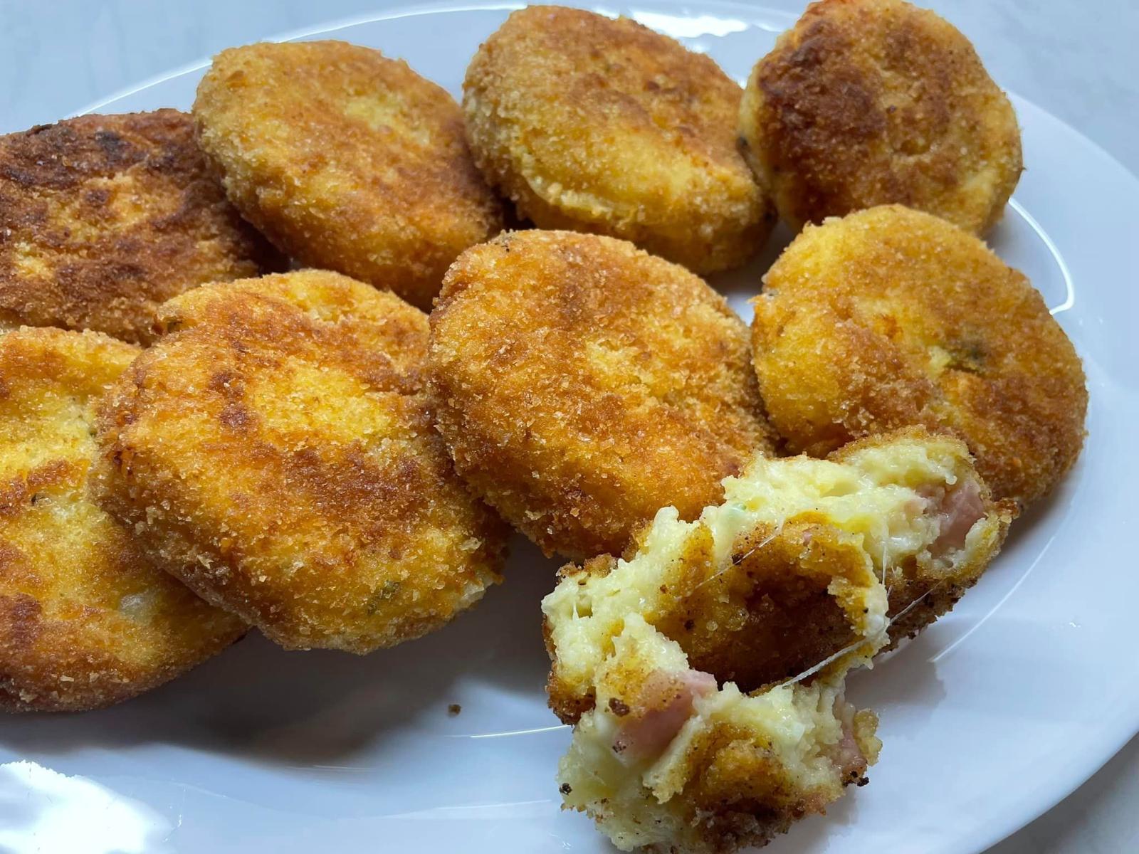 Πατατοκροκέτες με μπέικον με τις πατάτες που περίσσεψαν