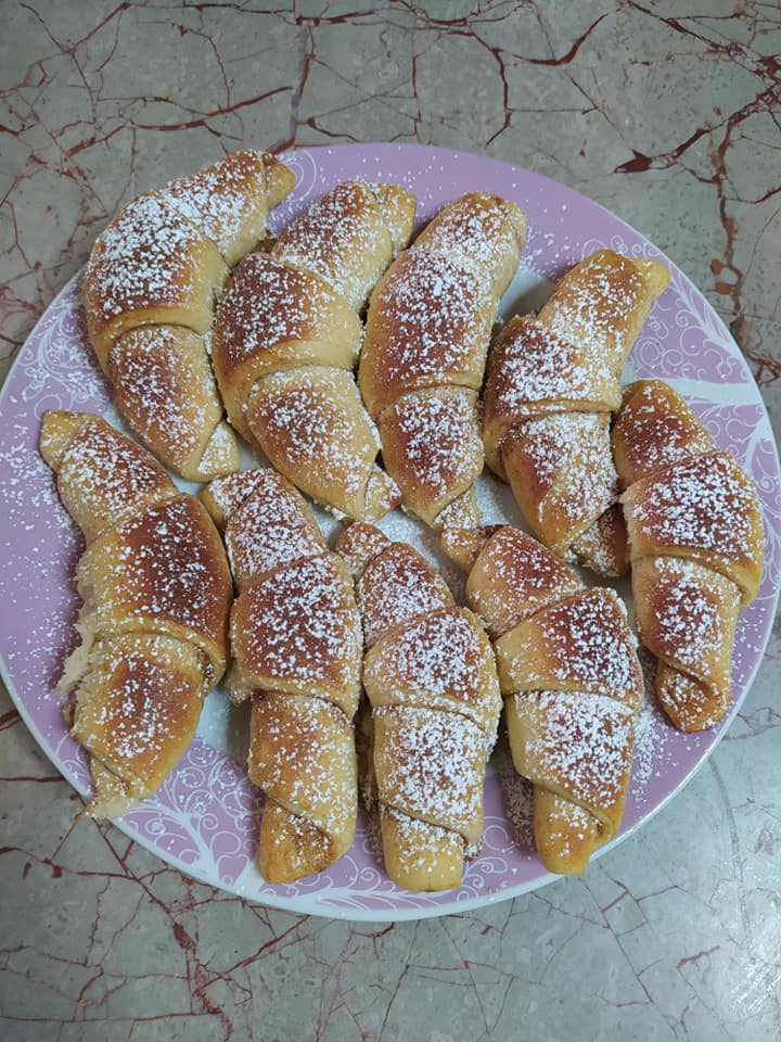 κρουασάν-με-ζάχαρη-και-κανέλα-συνταγή- κρουασάν-με-ζάχαρη-και-κανέλα-συνταγή-