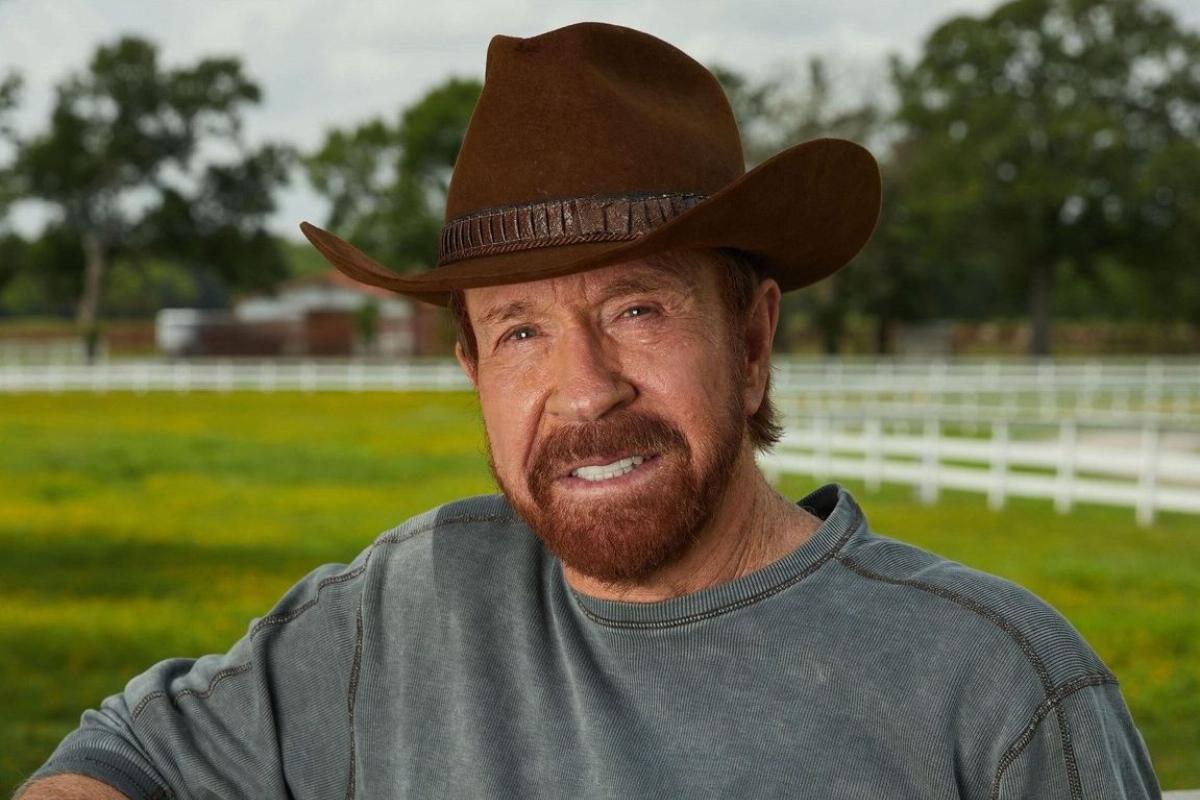 Τσακ Νόρις: Έτσι είναι σήμερα και ο λόγος που εξαφανίστηκε από τα φώτα της δημοσιότητας