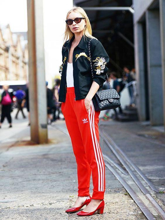 Αθλητική φόρμα: Έρχεται να αντικαταστήσει τις παντελόνες και στις επίσημες εμφανίσεις την Άνοιξη 2024