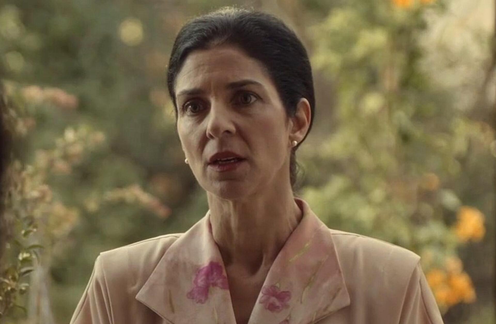 Το Προξενιό της Ιουλίας: Η Κατερίνη απειλεί τον Στασινόπουλο