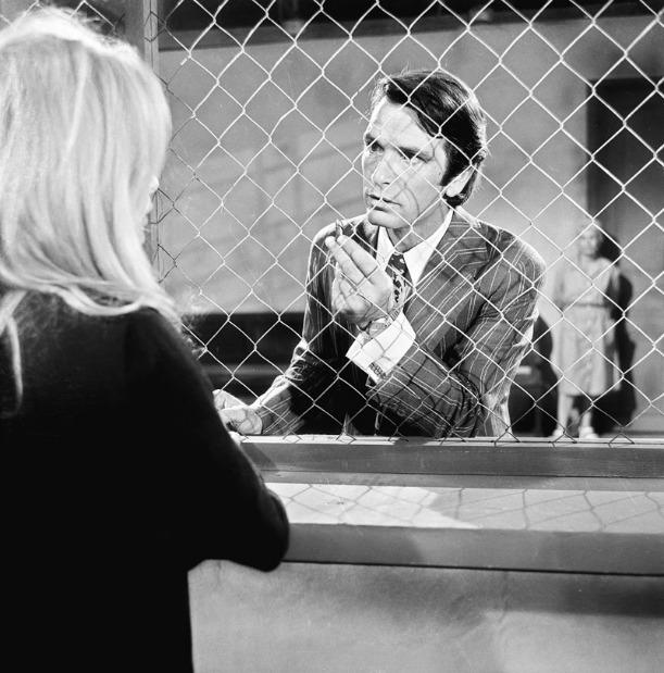 Ήταν η καλλονή ξανθιά συμπρωταγωνίστρια του Βουτσά και του Κούρκουλου : Η καριέρα και απομόνωση