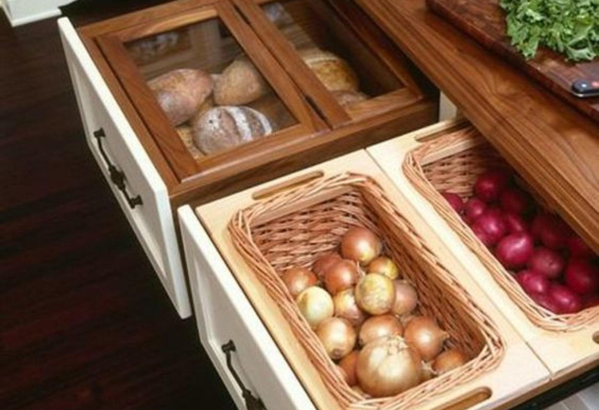 Μαύρα μυγάκια που πολλαπλασιάζονται συνεχώς σπίτι: Δείτε πως να τα διώξετε οριστικά