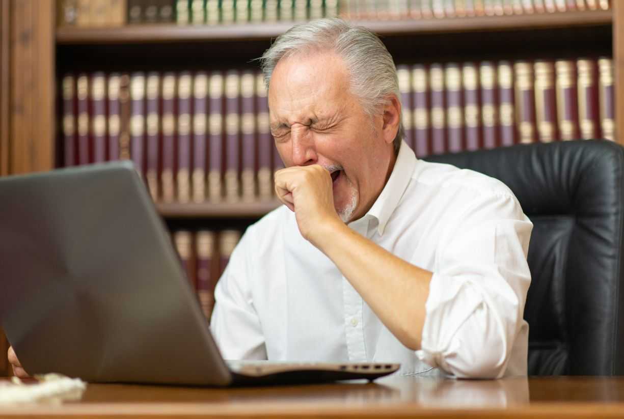 ο-άντρας-μου-ψάχνει-δουλειά-1-χρόνο-και-είναι-τεμπέλης-