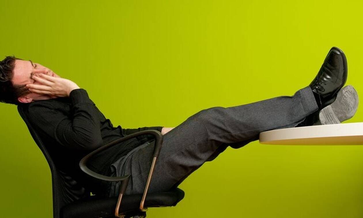 ο-άντρας-μου-ψάχνει-δουλειά-1-χρόνο-και-είναι-τεμπέλης-